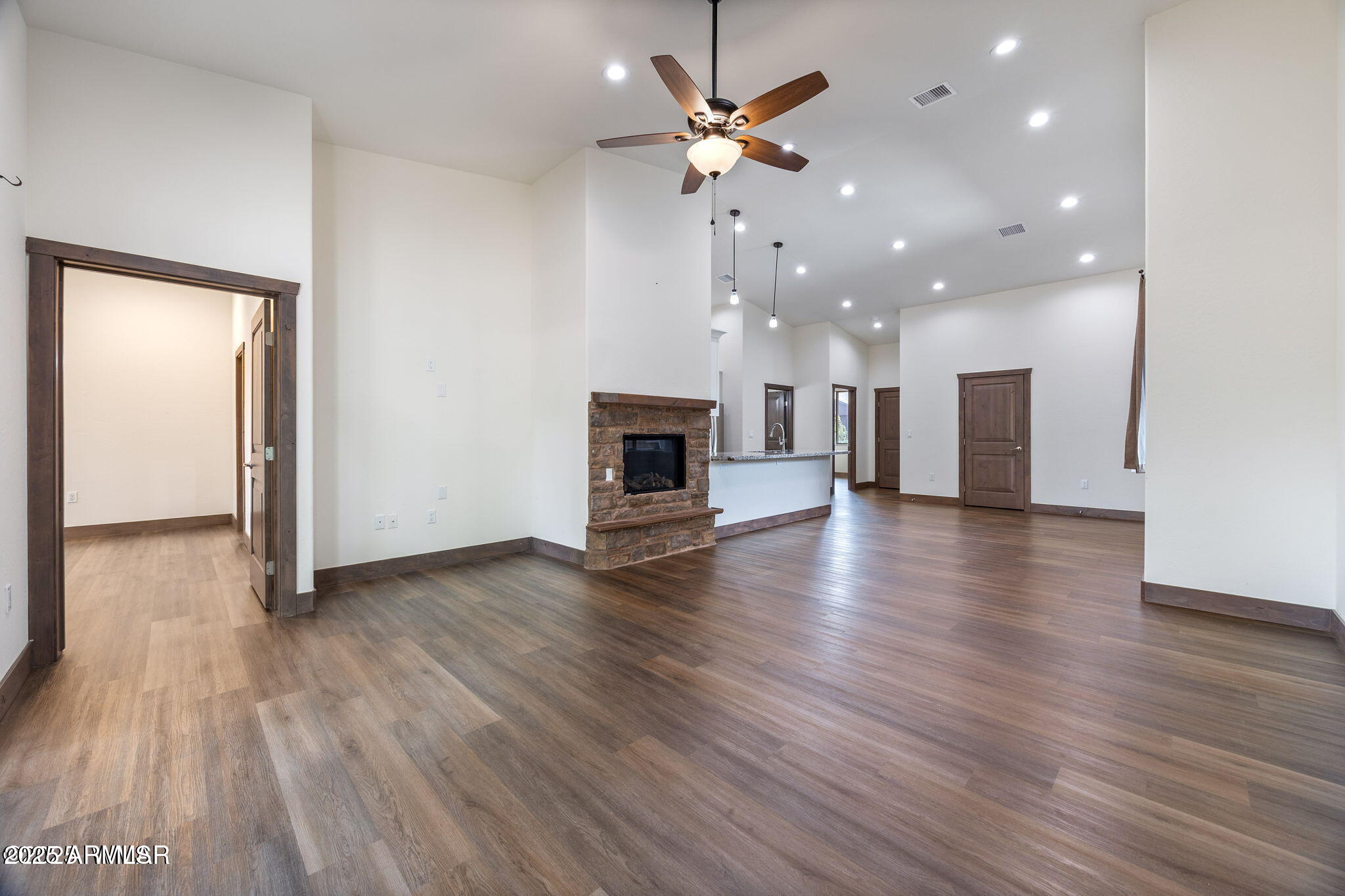 THE RETREAT VILLAS AT BISON CROSSING - Residential