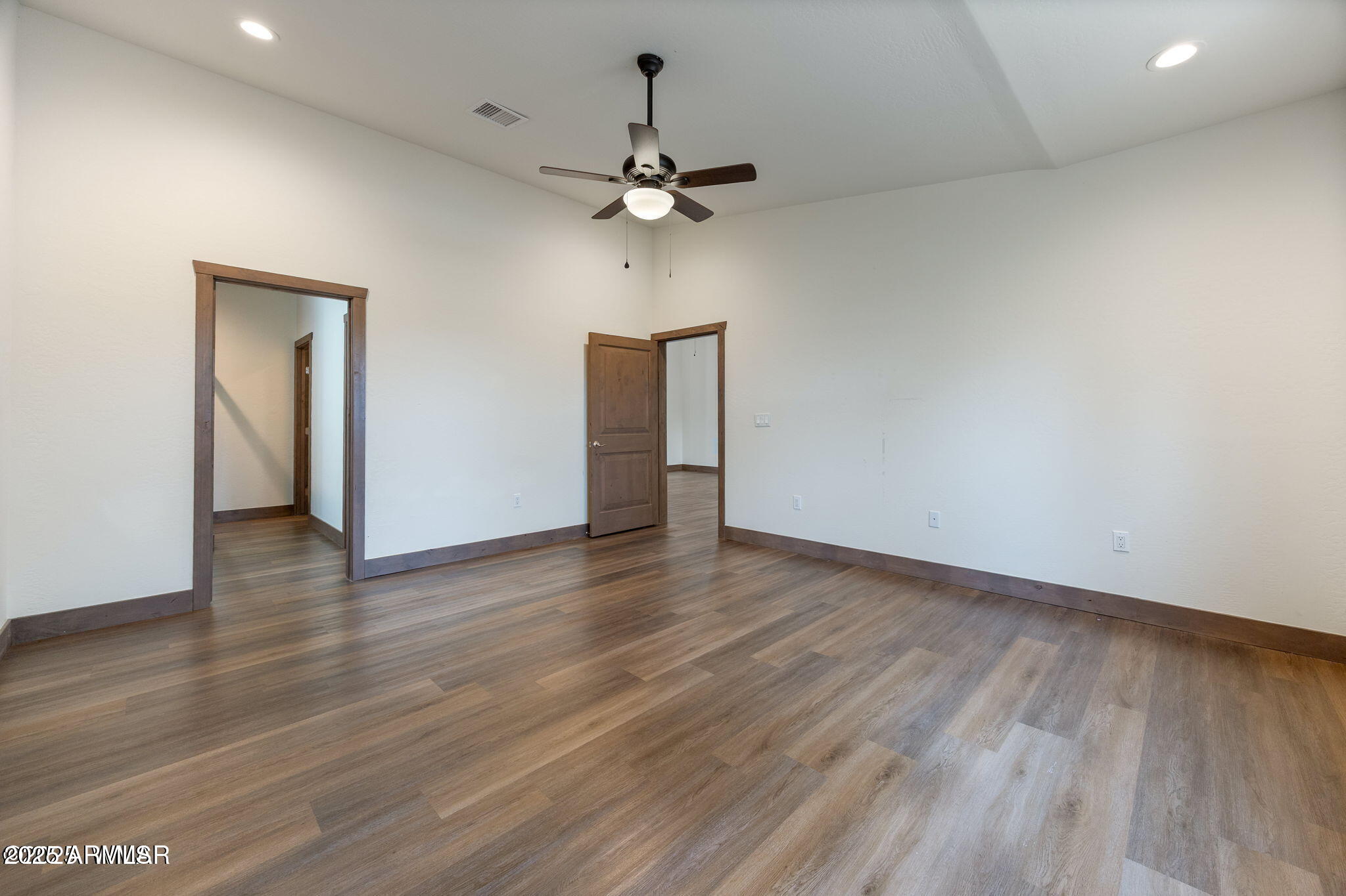 THE RETREAT VILLAS AT BISON CROSSING - Residential