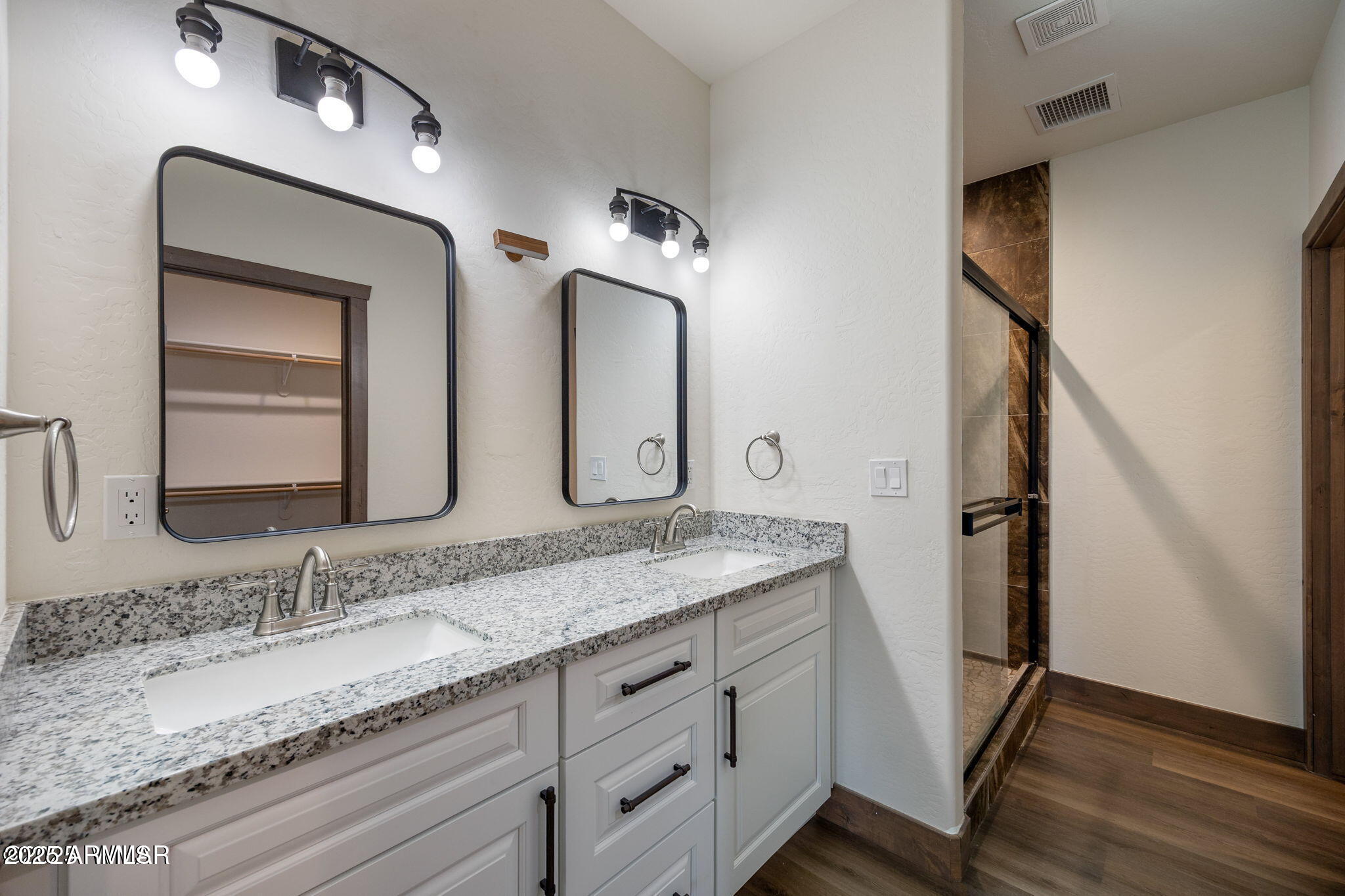 THE RETREAT VILLAS AT BISON CROSSING - Residential