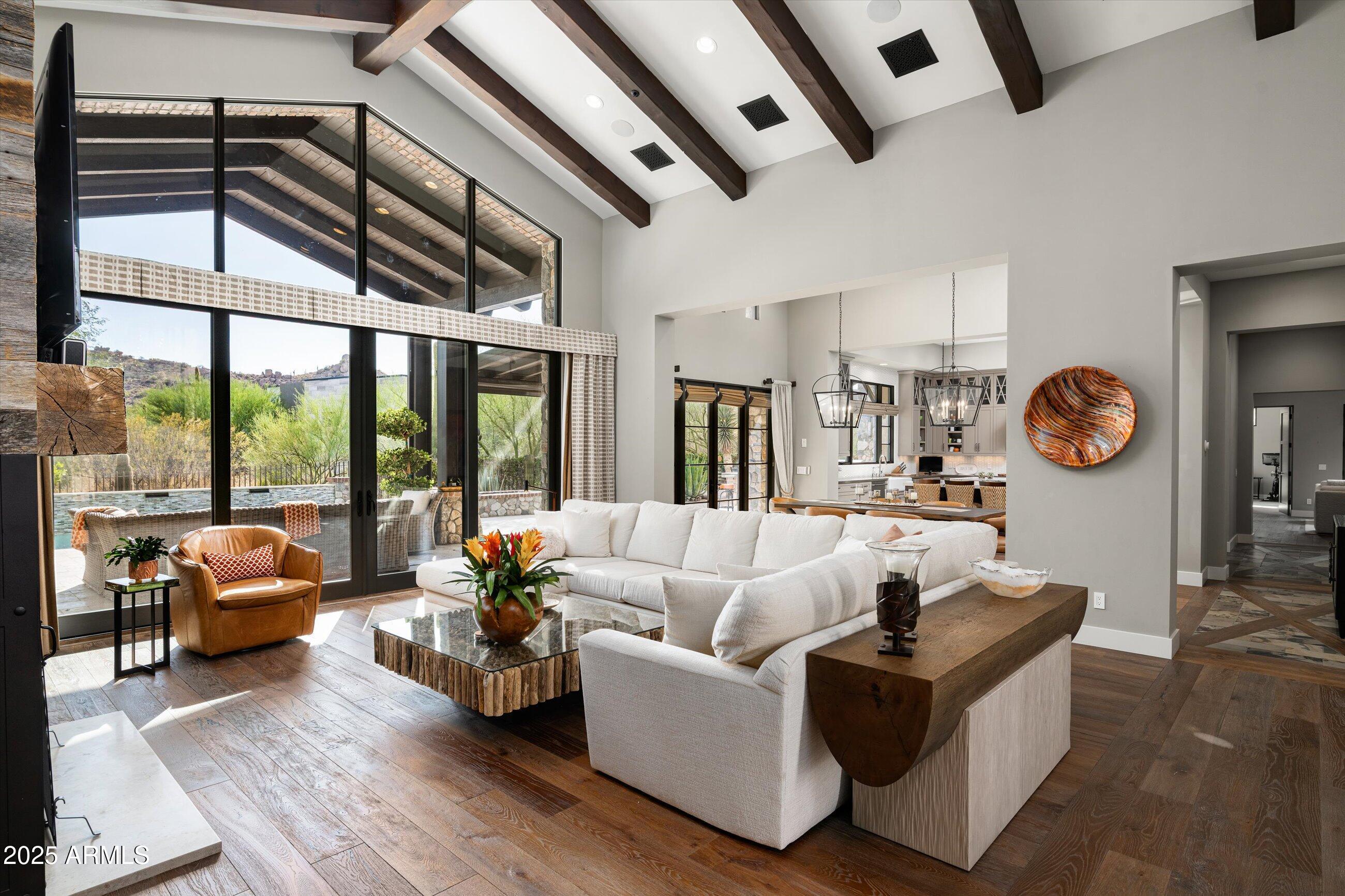 ESTANCIA - Residential