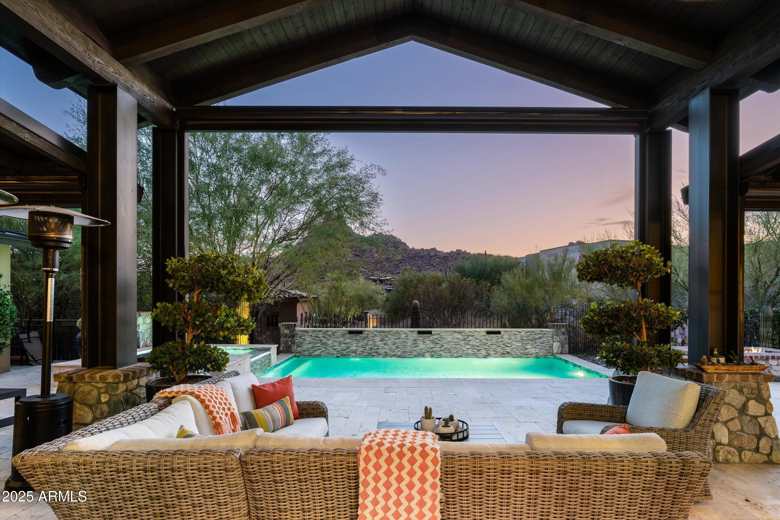 ESTANCIA - Residential