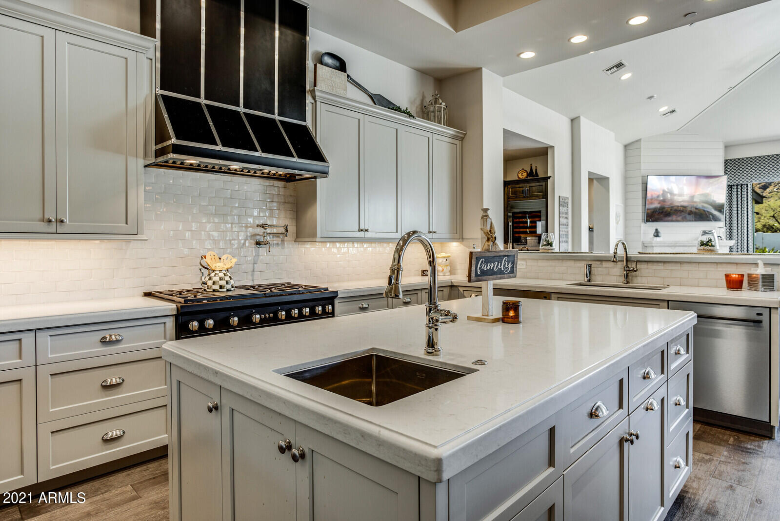 VISTA ACRES - Residential