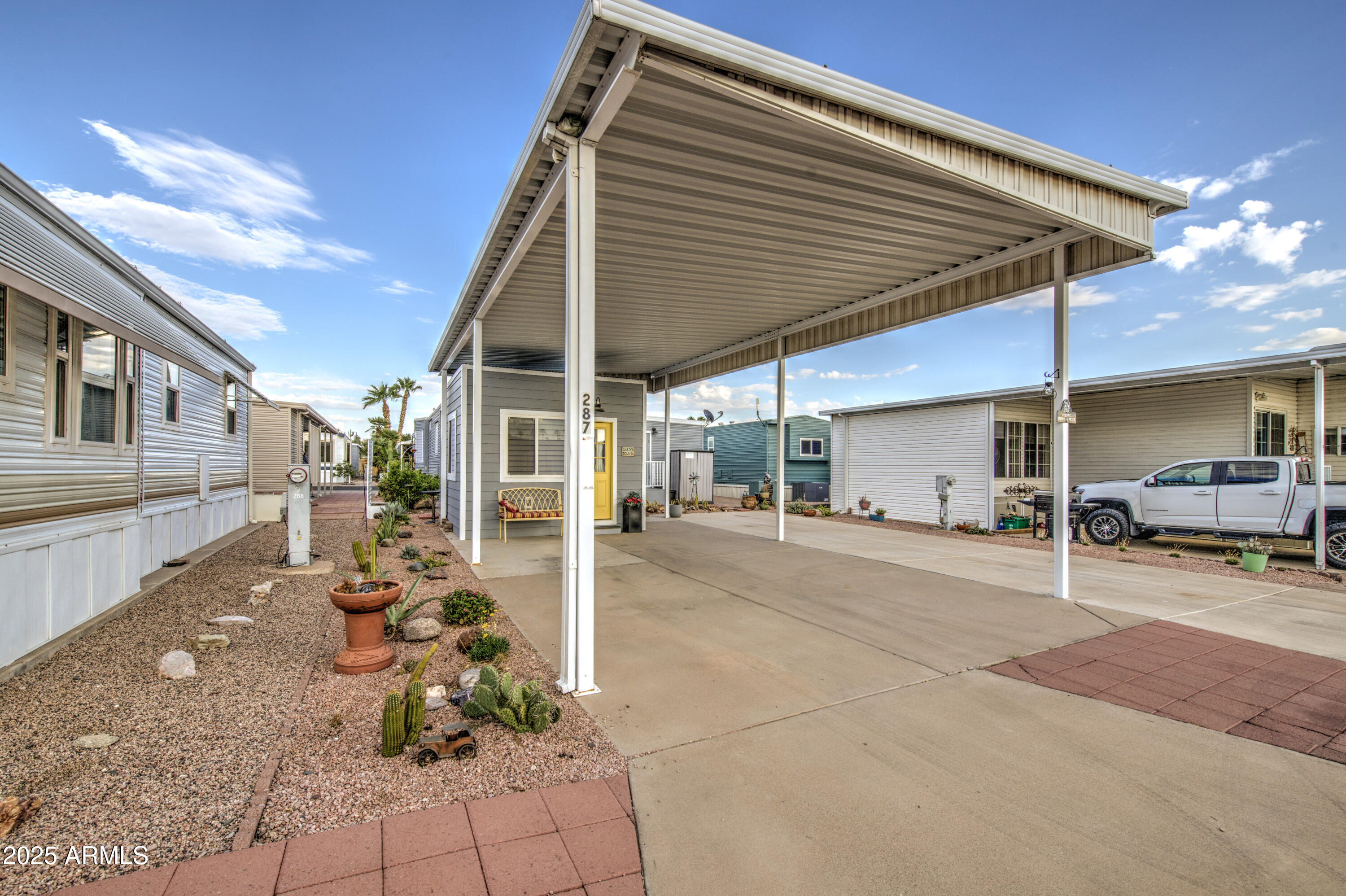 CARRIAGE MANOR RV RESORT - Land