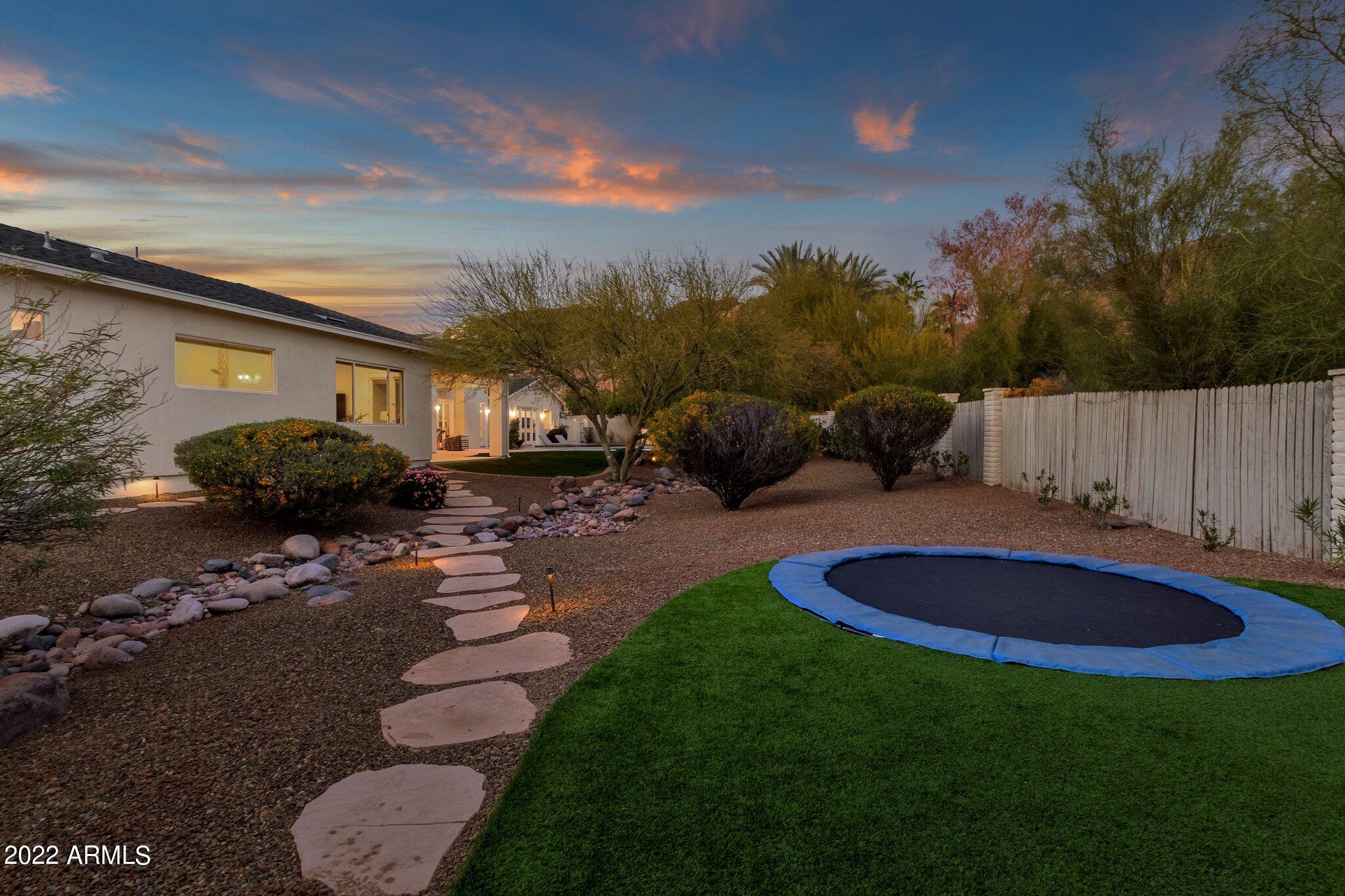 CAMELBACK SIERRA - Residential