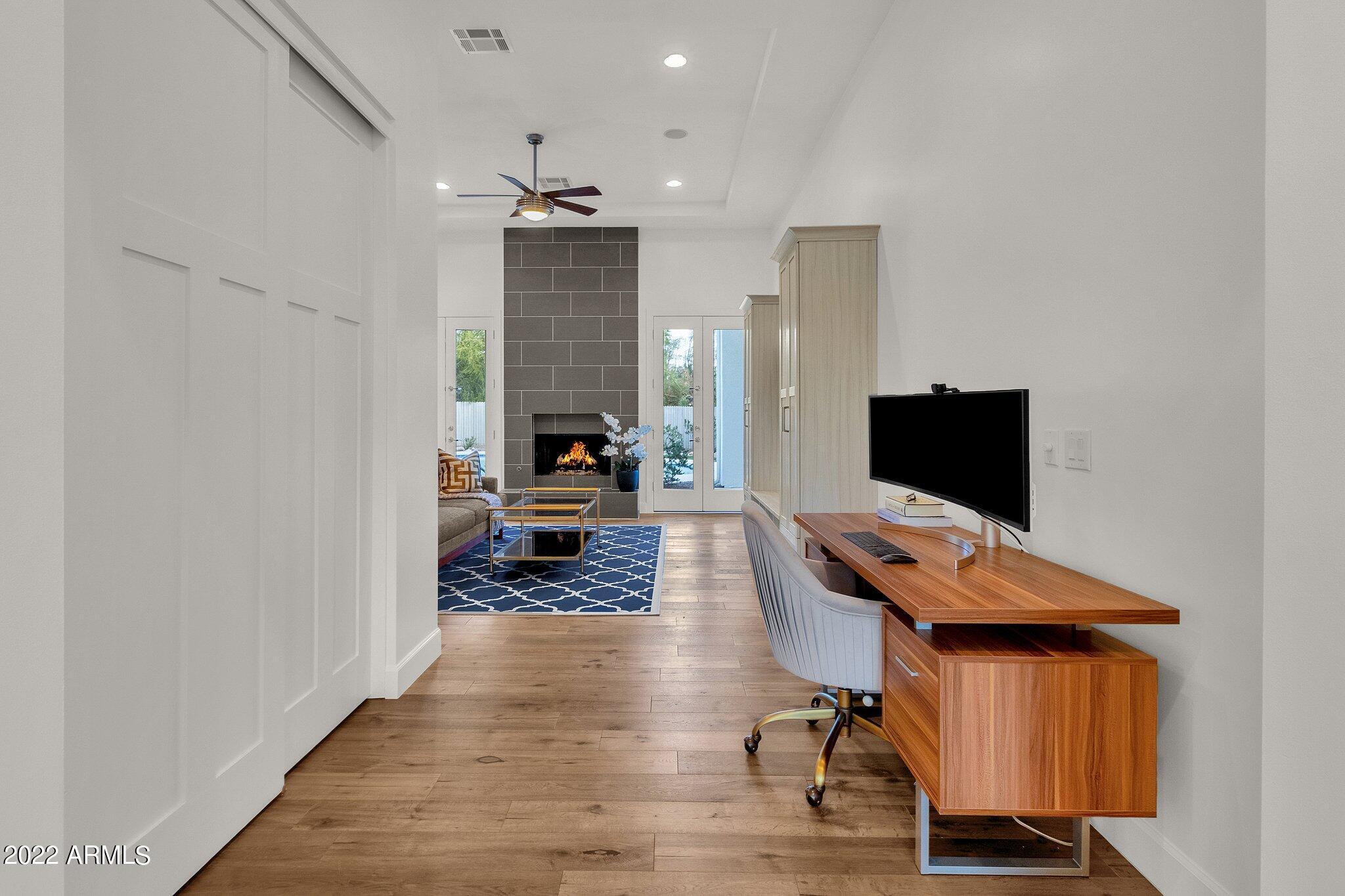 CAMELBACK SIERRA - Residential