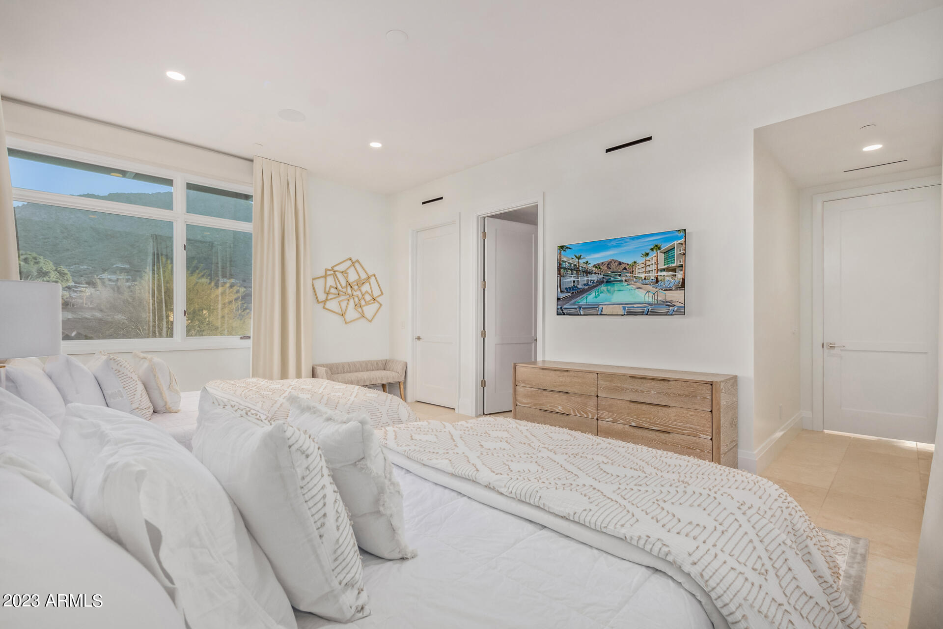 VILLAS AT MOUNTAIN SHADOWS CONDOMINIUMS - Residential
