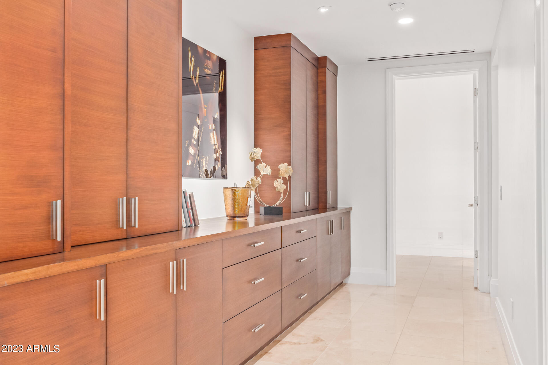 VILLAS AT MOUNTAIN SHADOWS CONDOMINIUMS - Residential