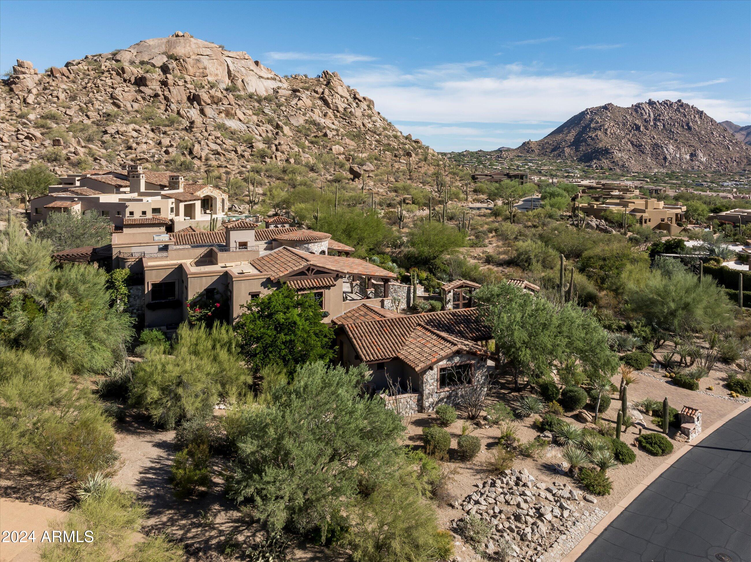 ESTANCIA - Residential