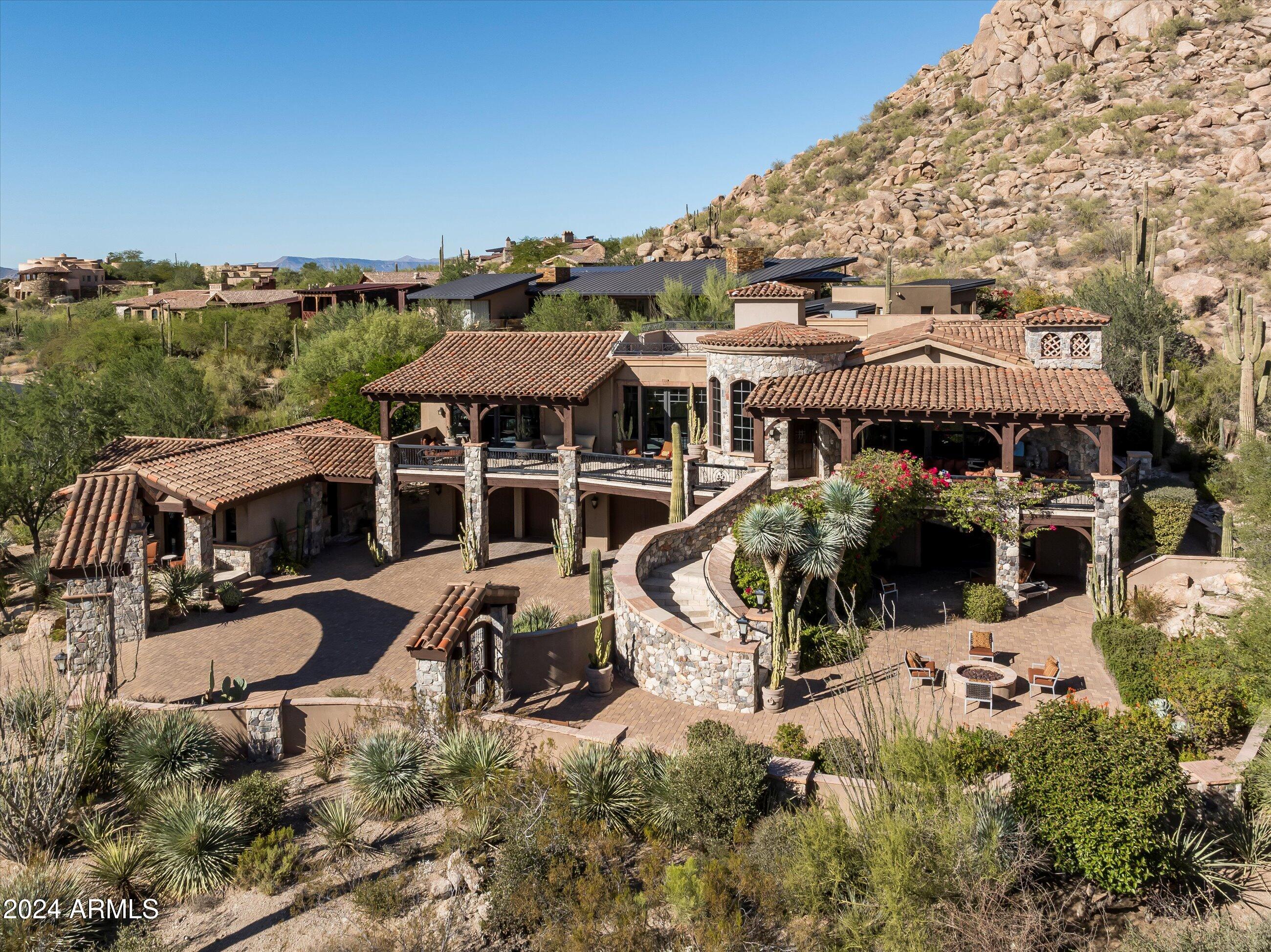 ESTANCIA - Residential
