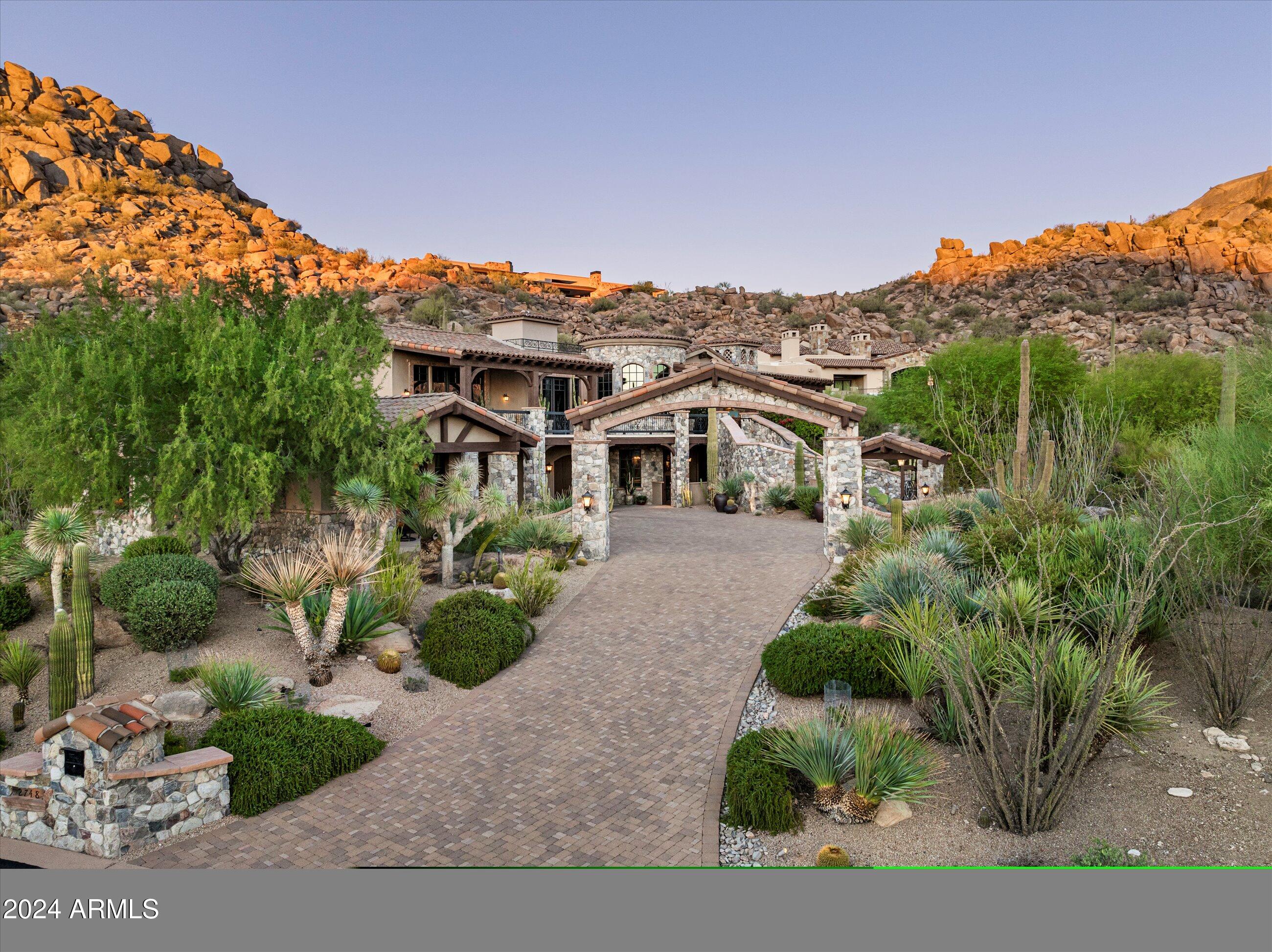 ESTANCIA - Residential