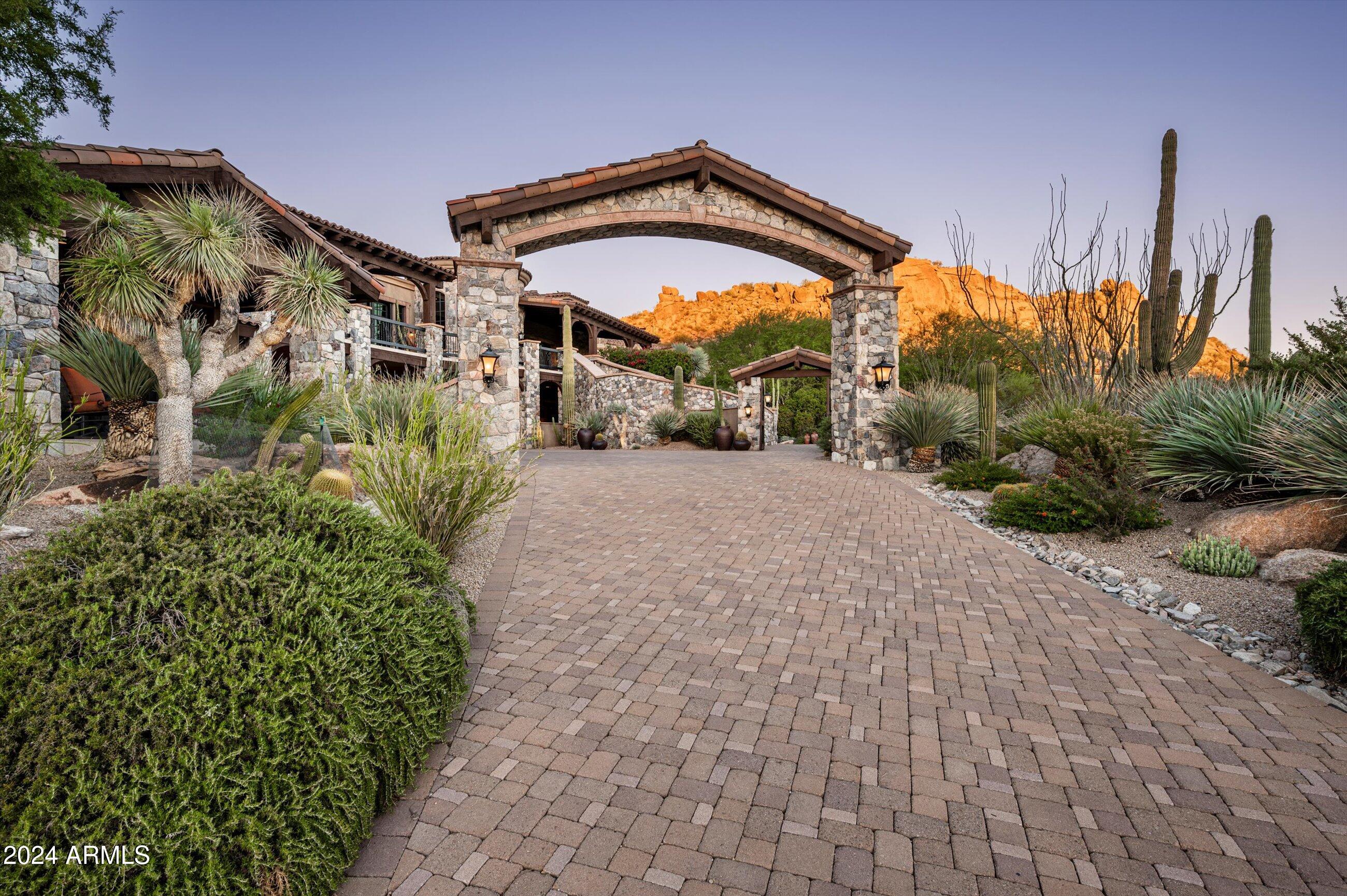 ESTANCIA - Residential
