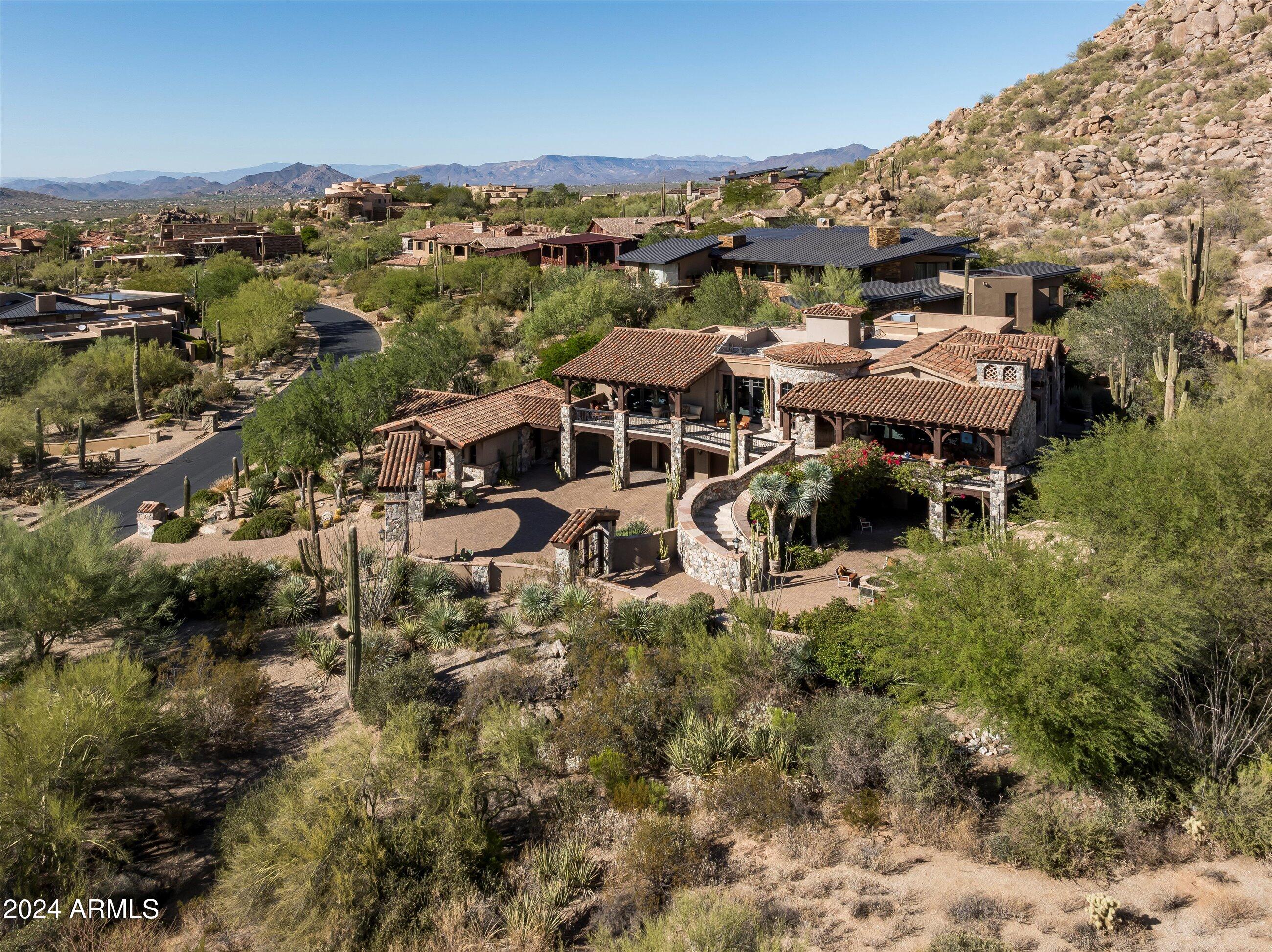 ESTANCIA - Residential
