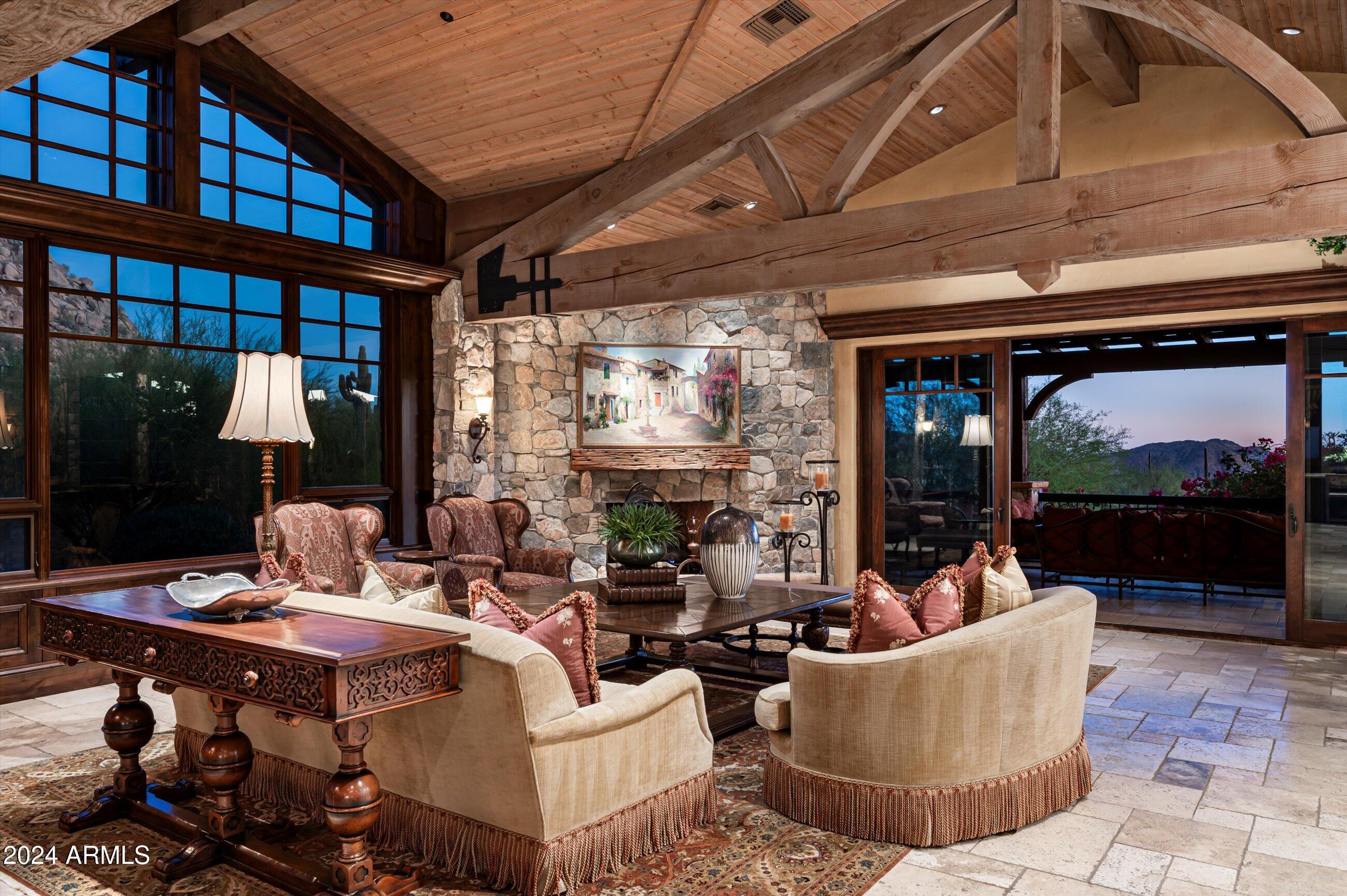 ESTANCIA - Residential