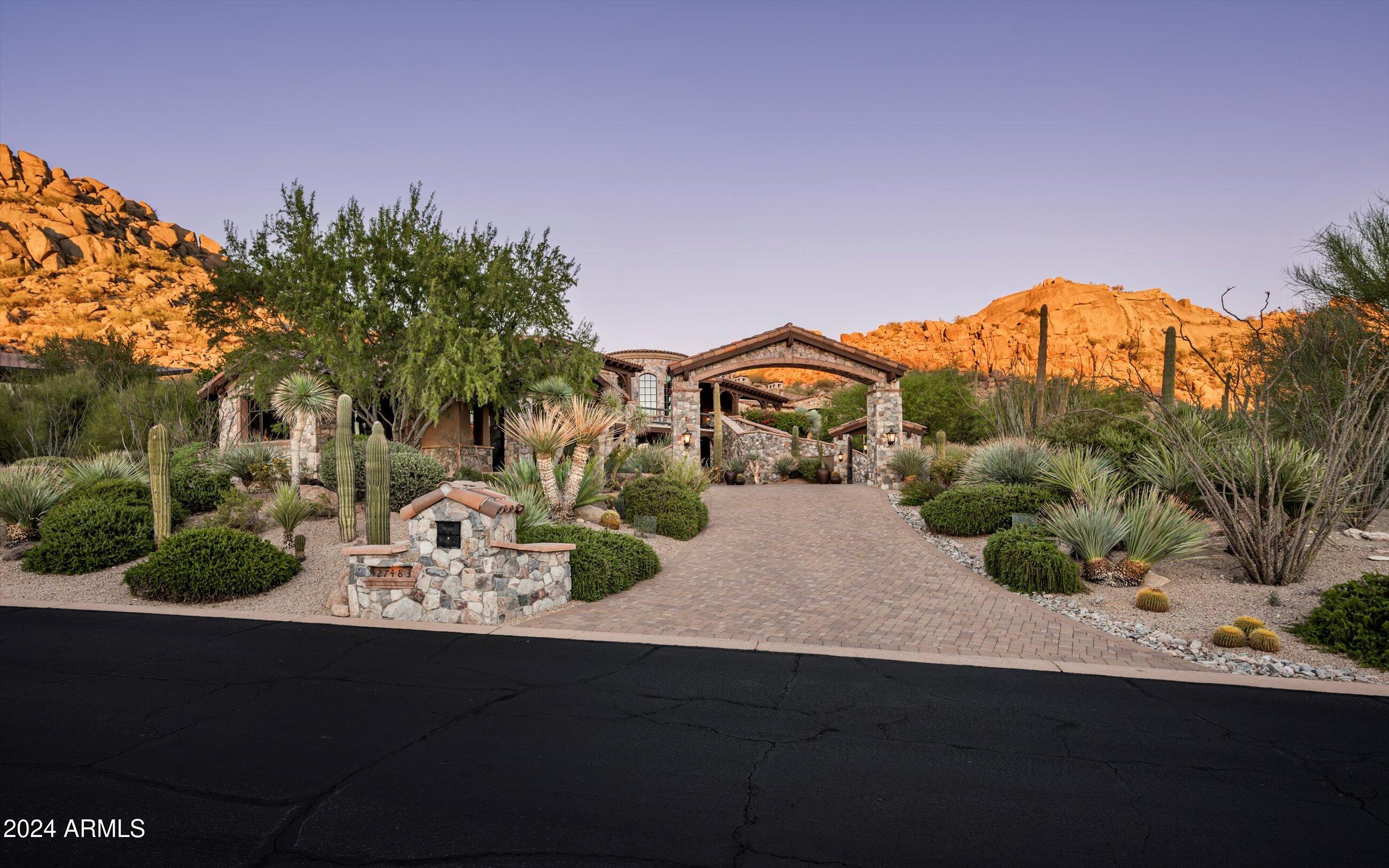 ESTANCIA - Residential
