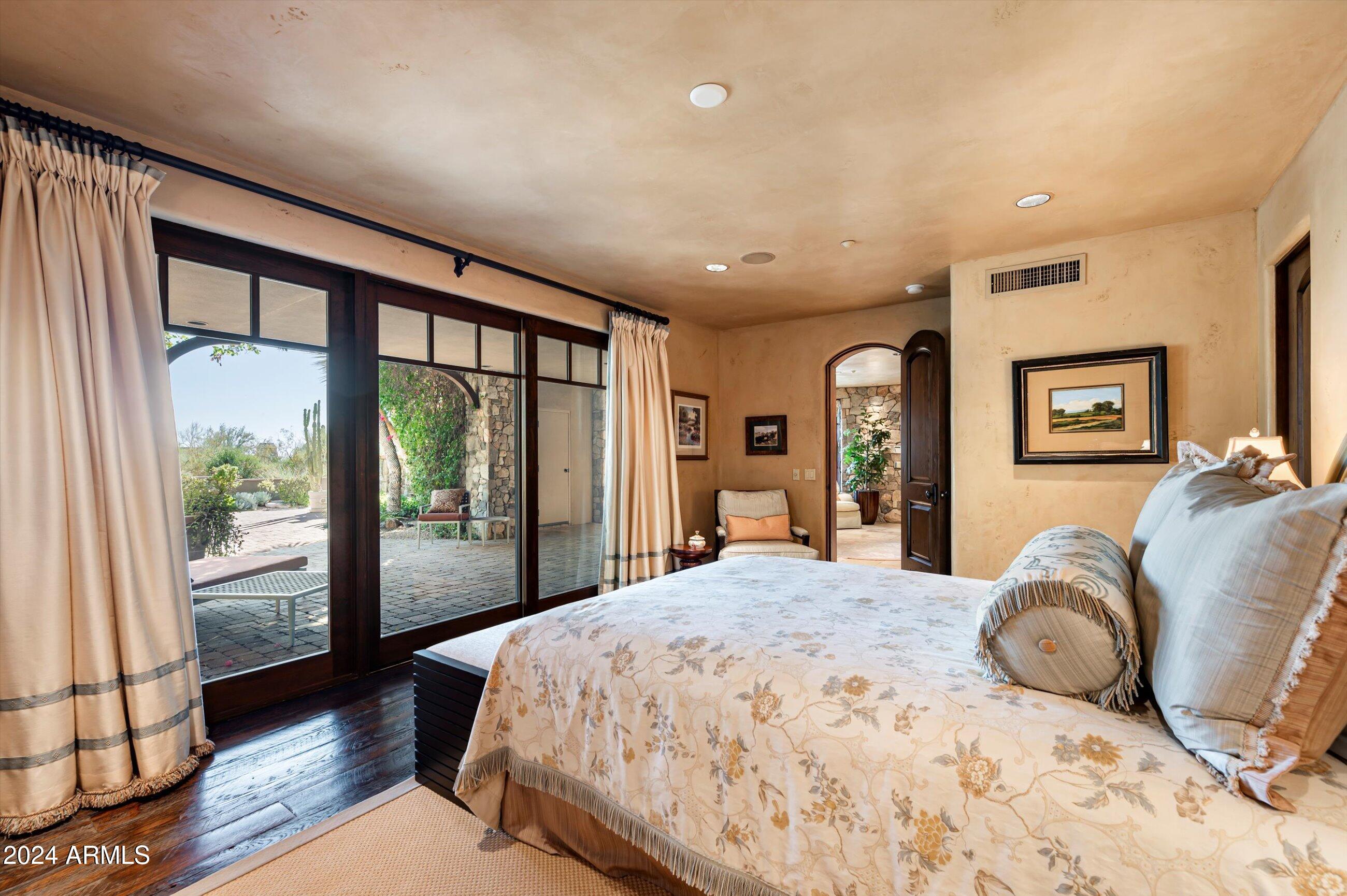 ESTANCIA - Residential