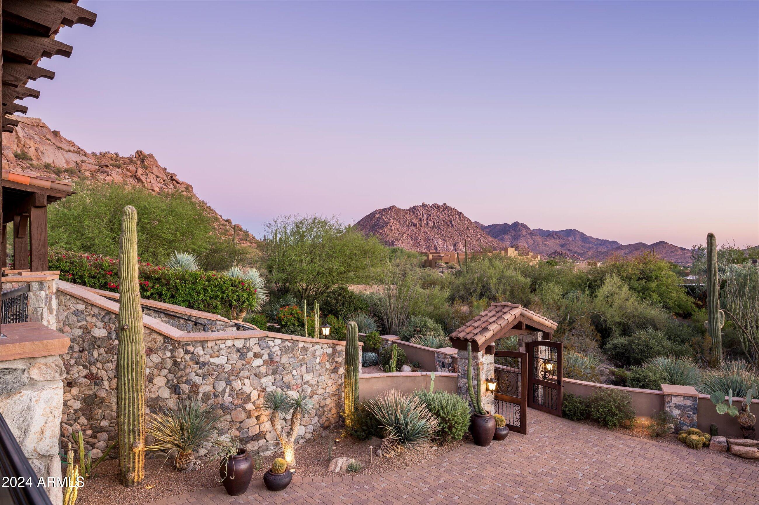 ESTANCIA - Residential