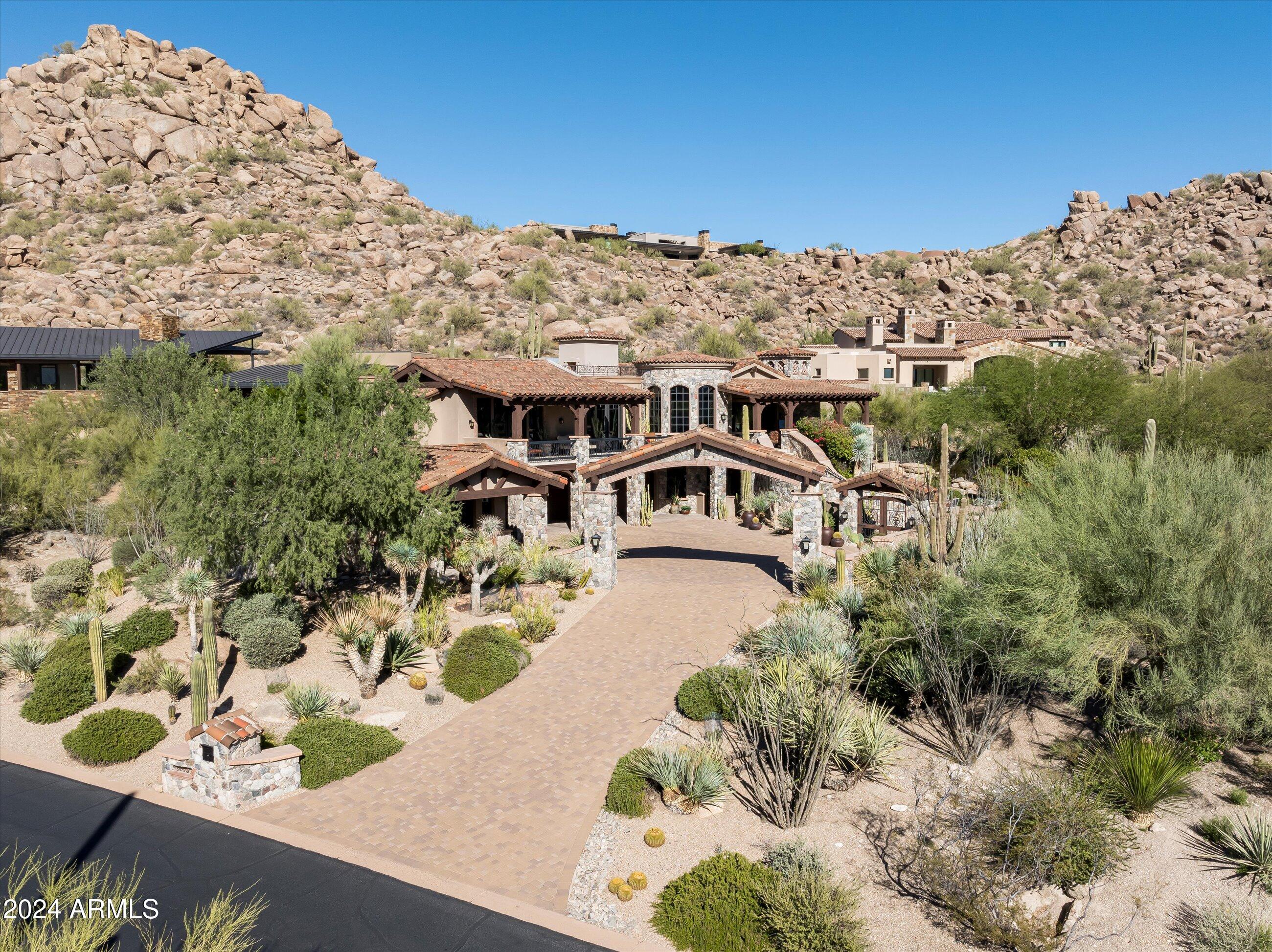 ESTANCIA - Residential