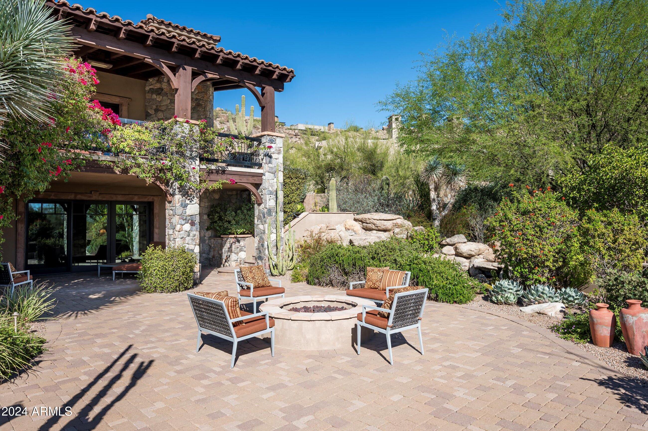 ESTANCIA - Residential
