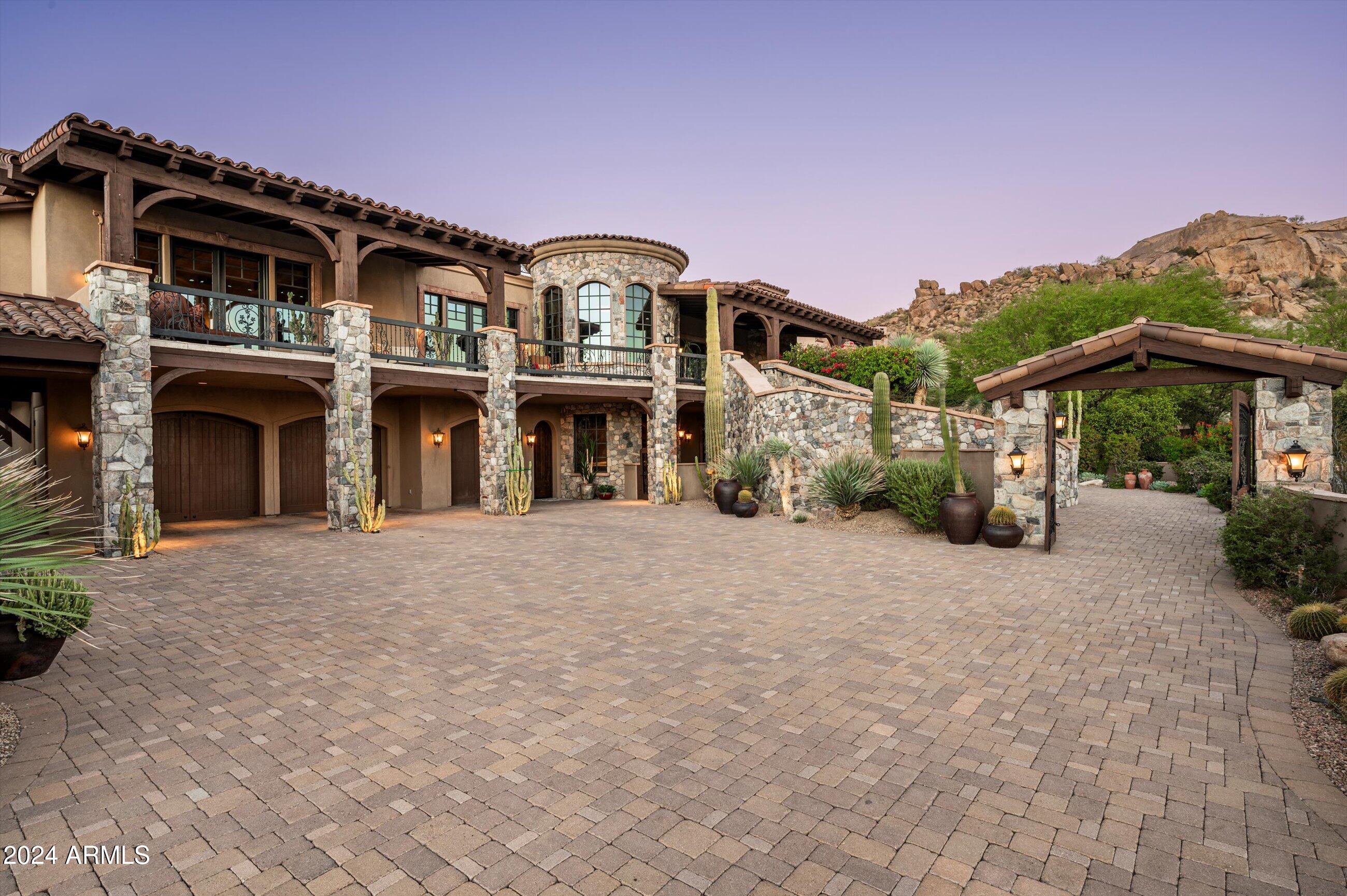 ESTANCIA - Residential