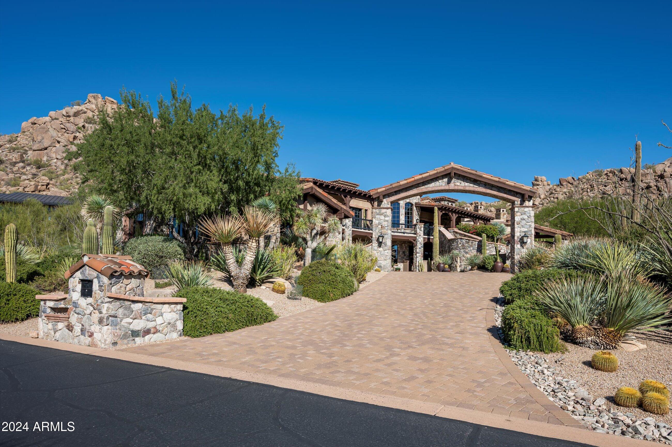 ESTANCIA - Residential