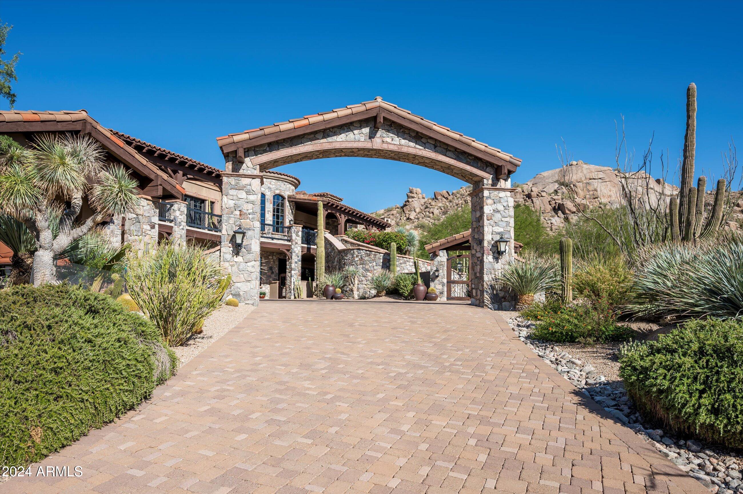 ESTANCIA - Residential