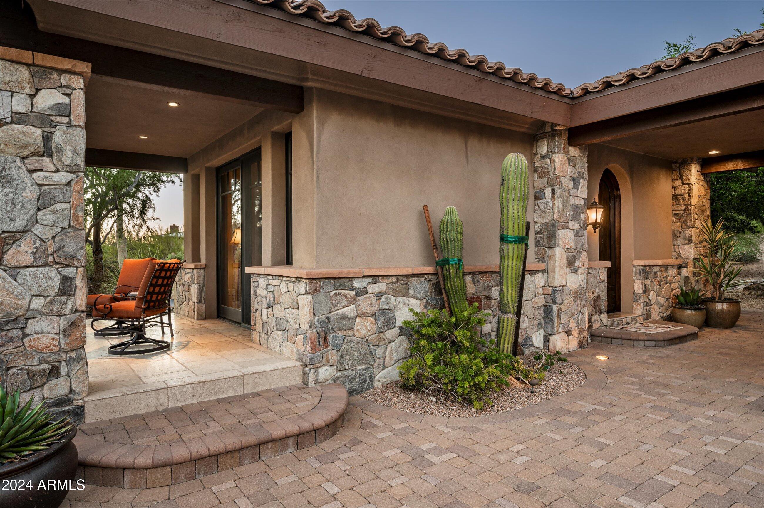ESTANCIA - Residential