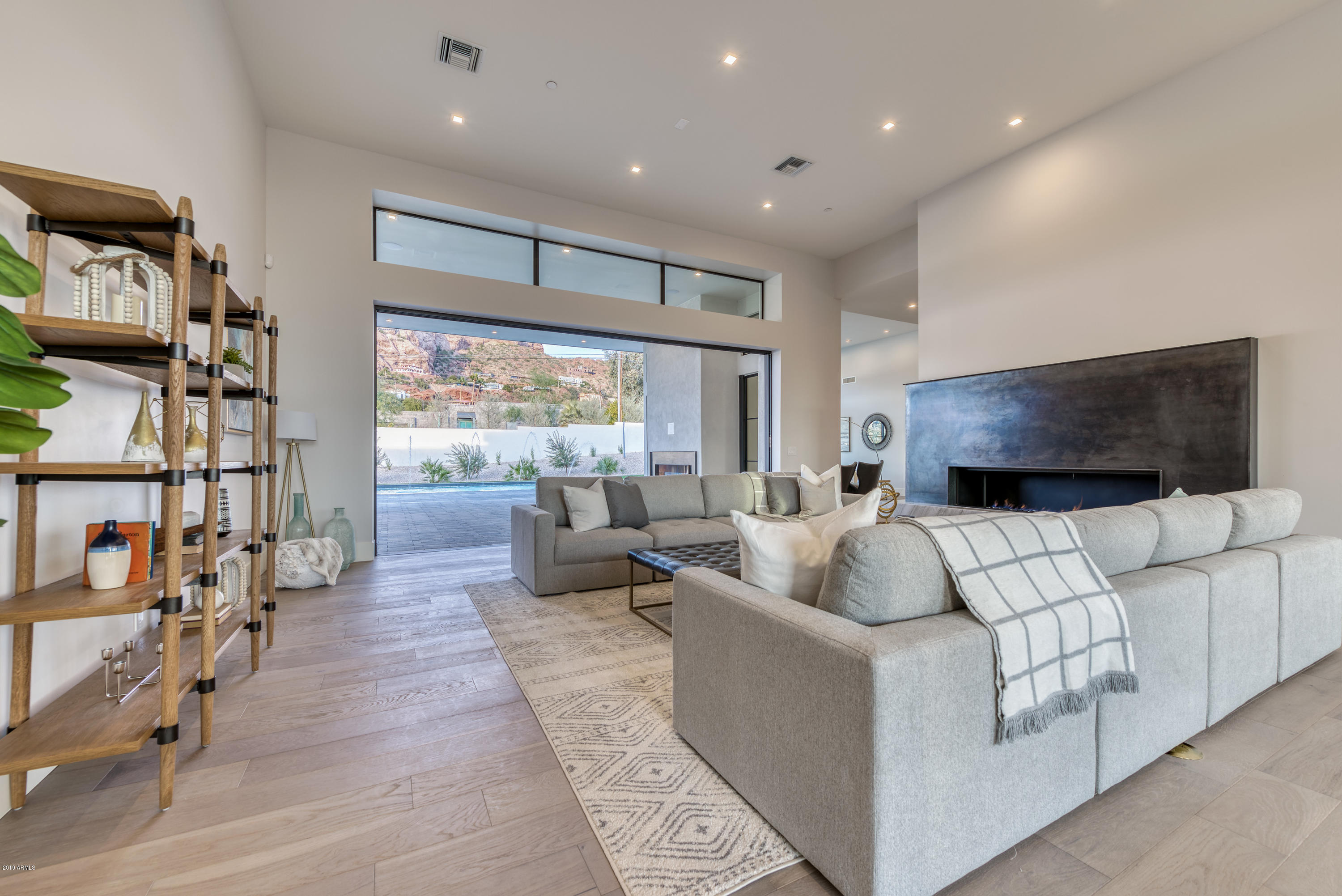 CAMELBACK MOUNTAIN ESTATES PLAT 1 - Residential