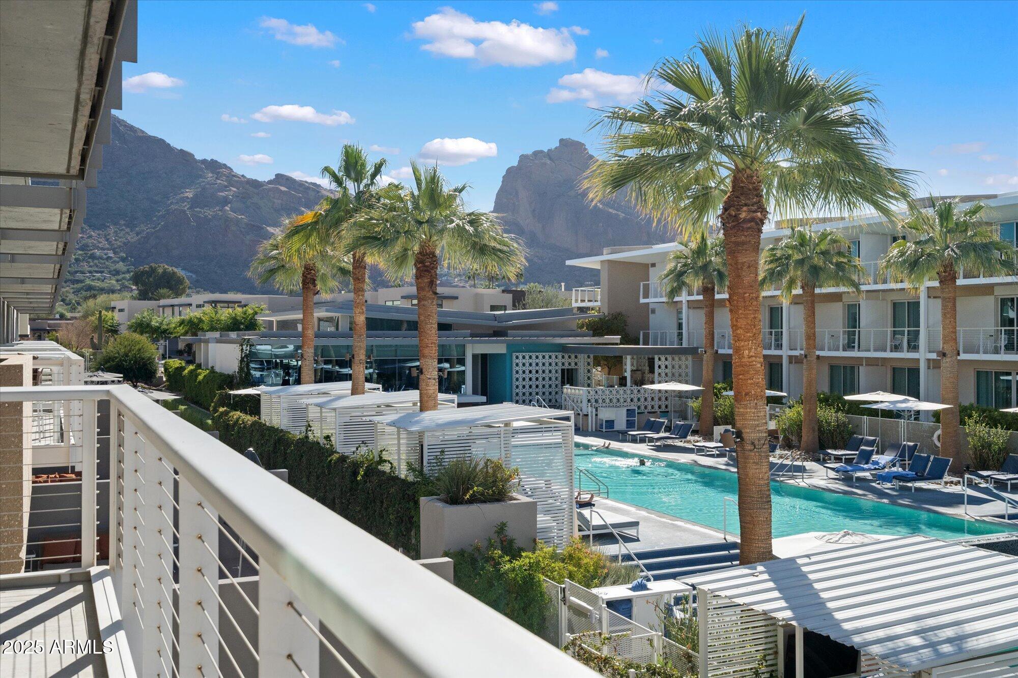 MOUNTAIN SHADOWS RESORT - Residential