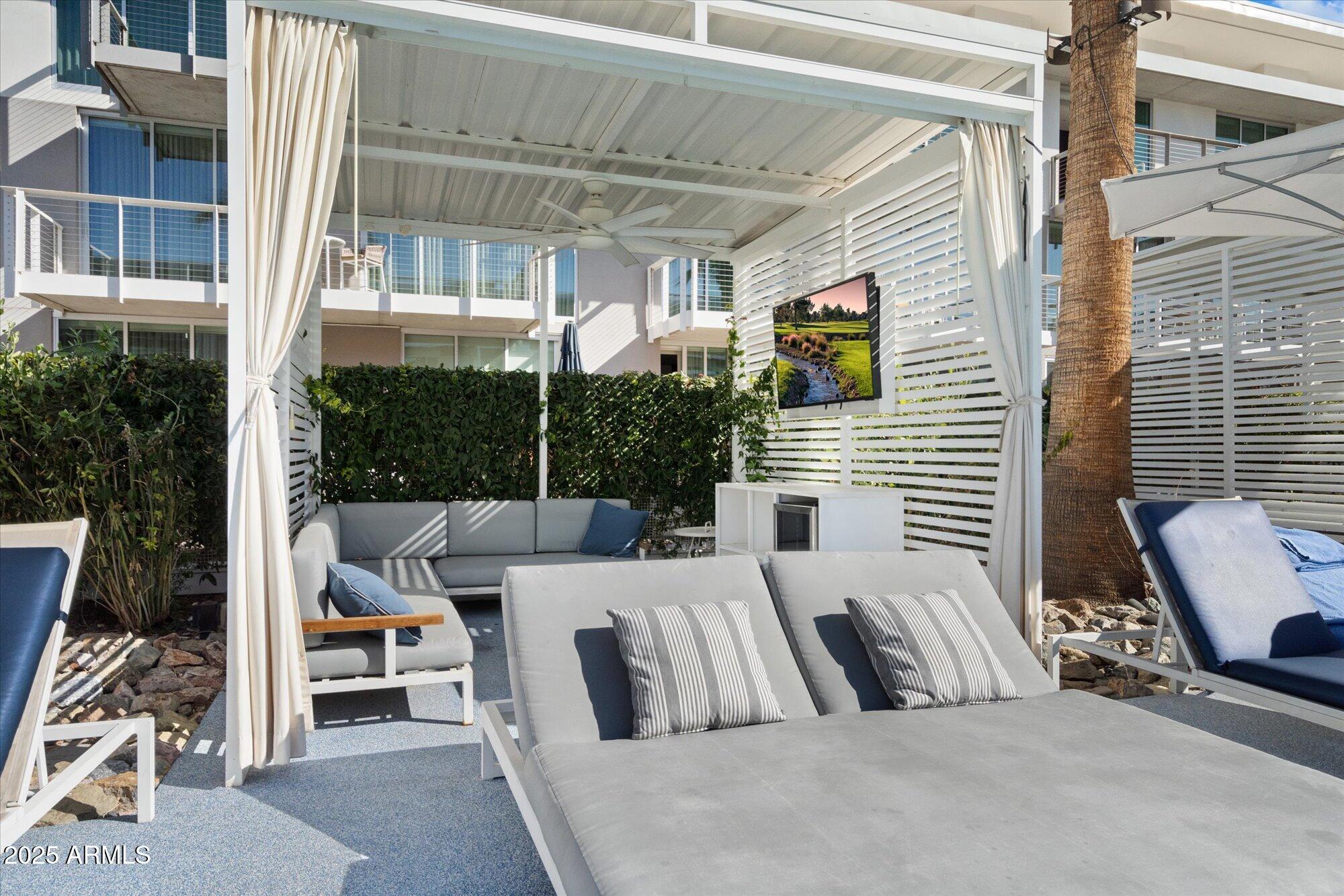 MOUNTAIN SHADOWS RESORT - Residential