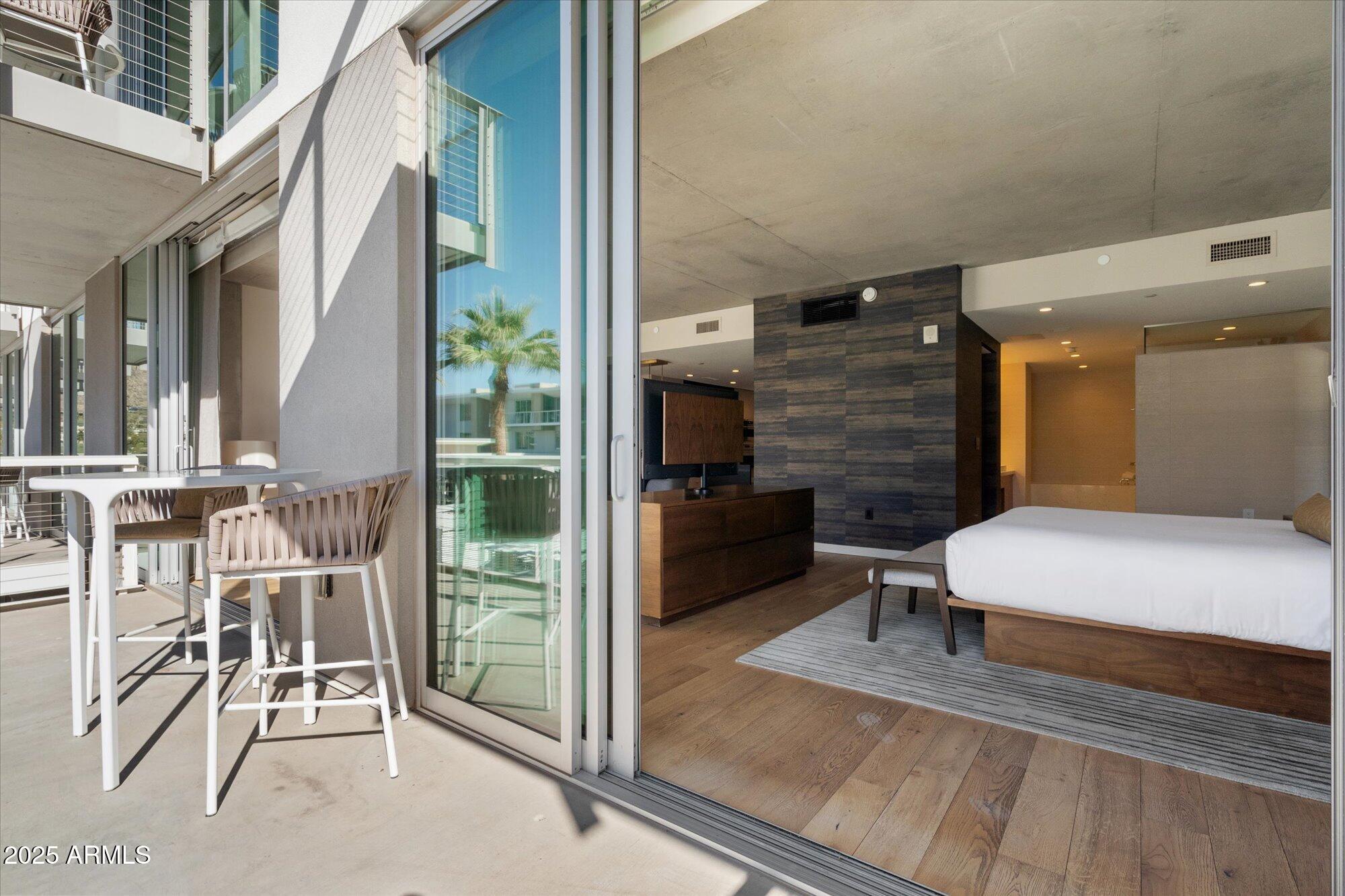MOUNTAIN SHADOWS RESORT - Residential