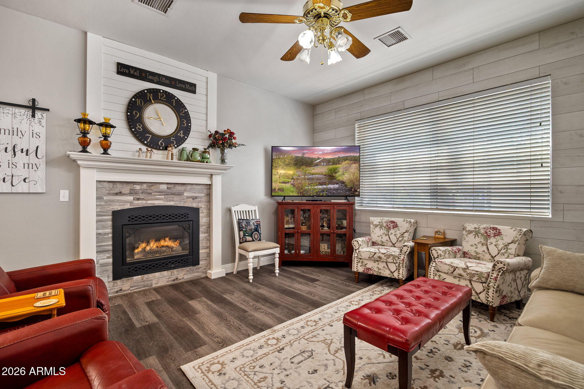 COUNTRY CLUB MANOR UNIT 1 - Residential