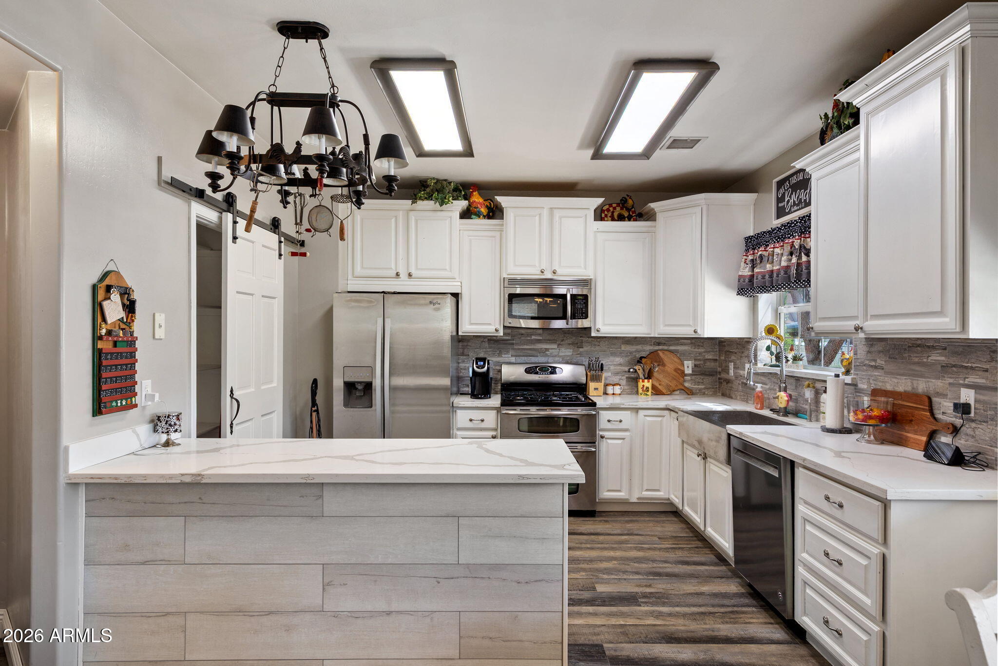 COUNTRY CLUB MANOR UNIT 1 - Residential