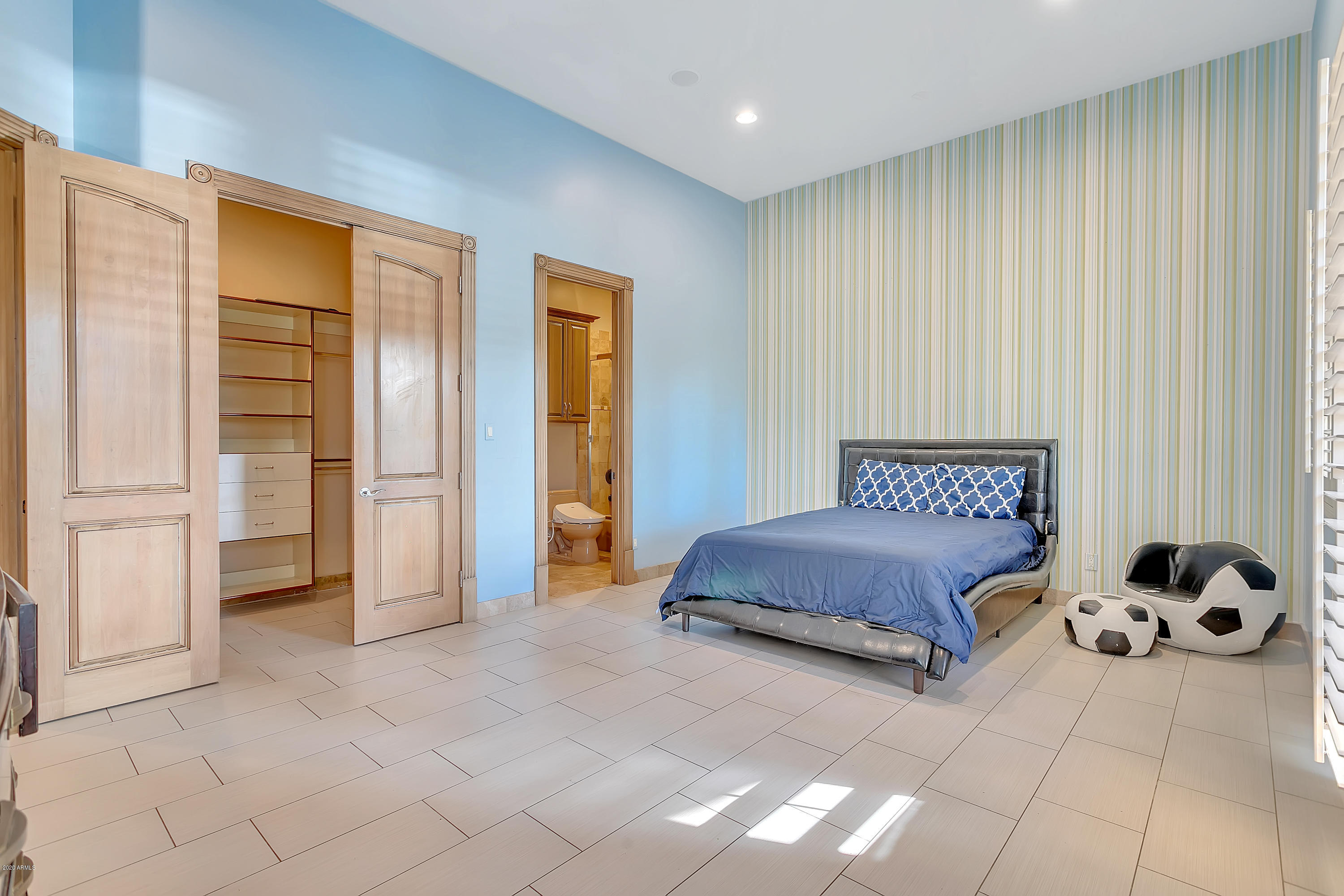 PARADISE COUNTRY ESTATES 2 - Residential