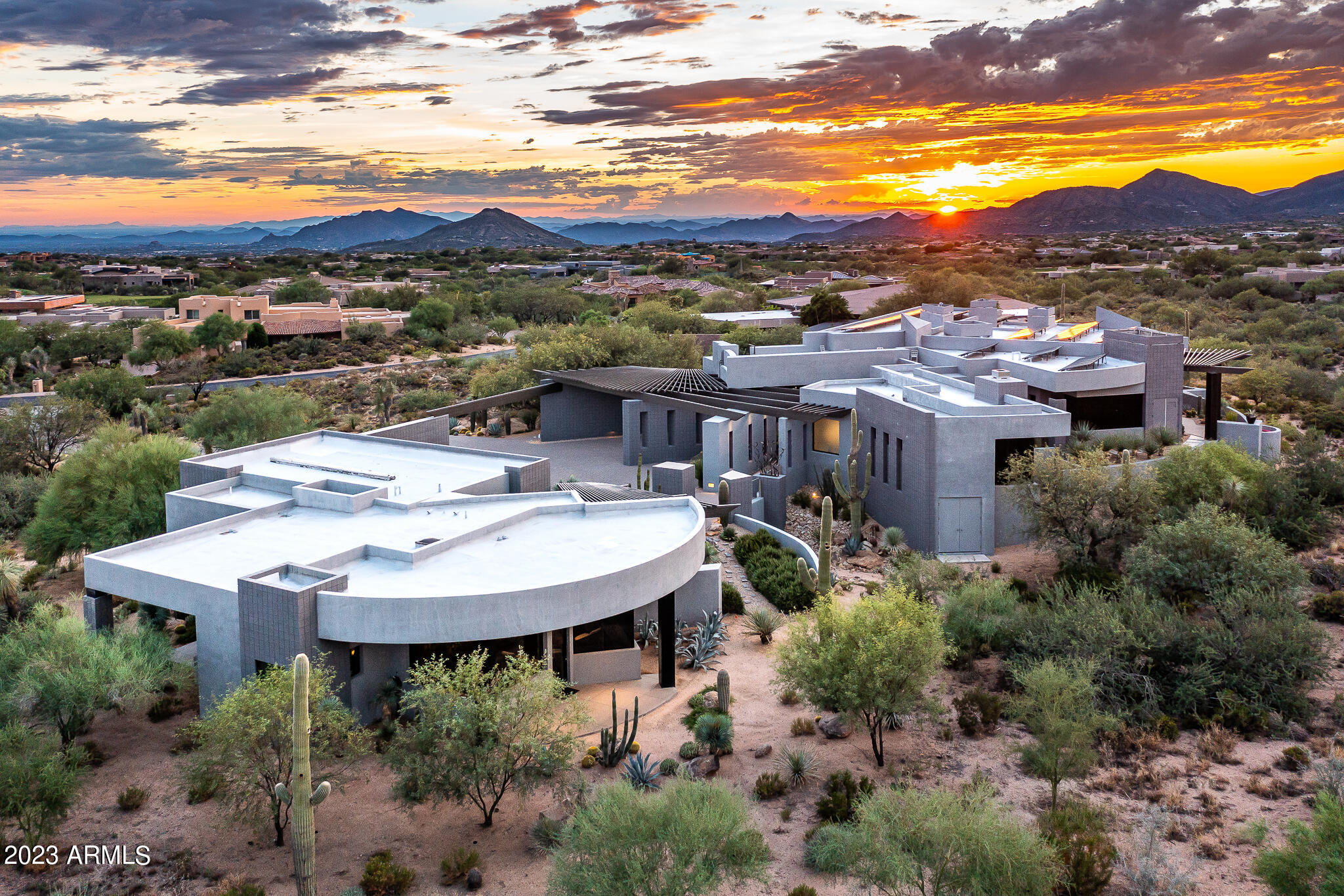DESERT MOUNTAIN - Residential