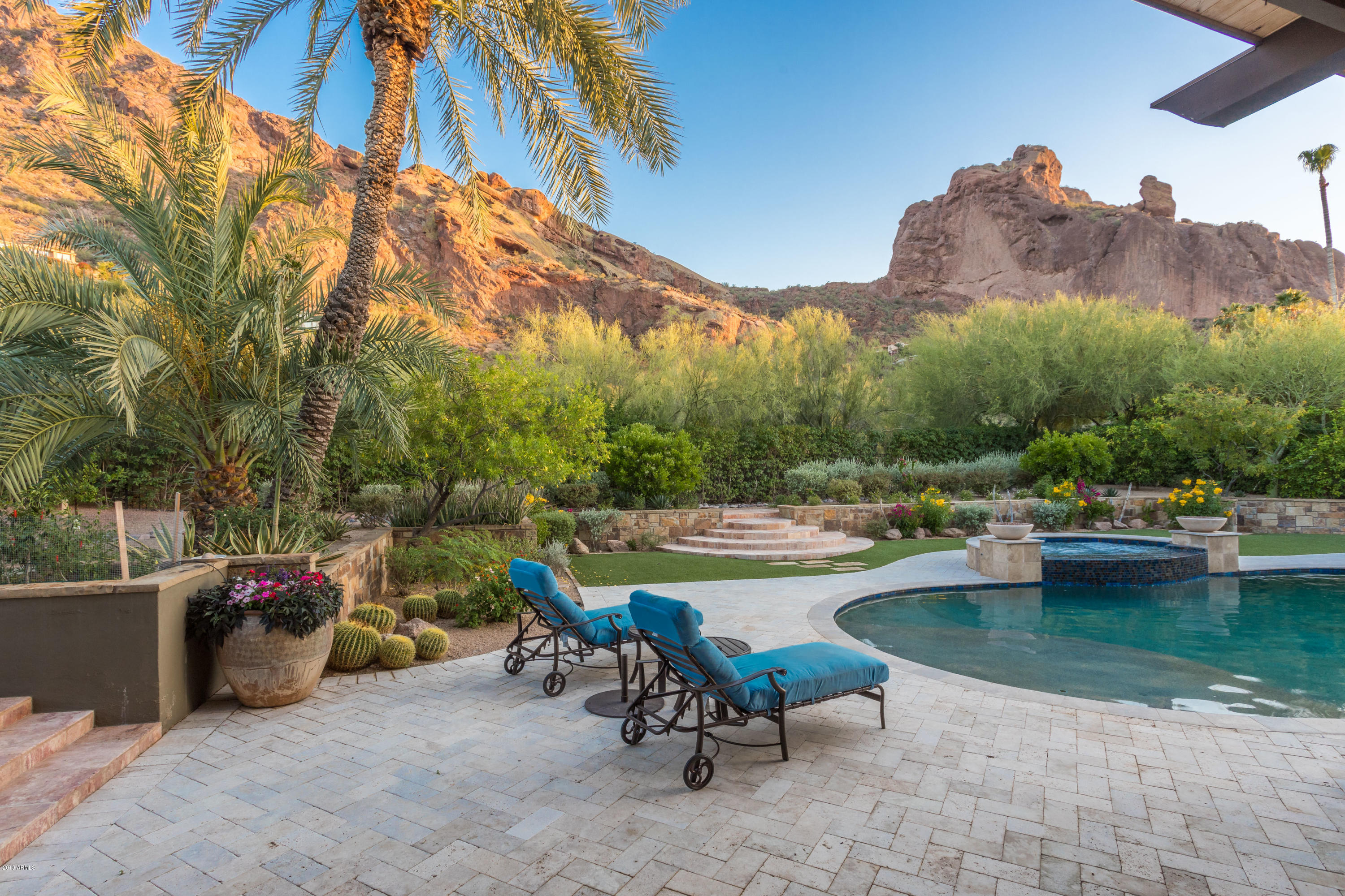 STONE CANYON EAST - Residential