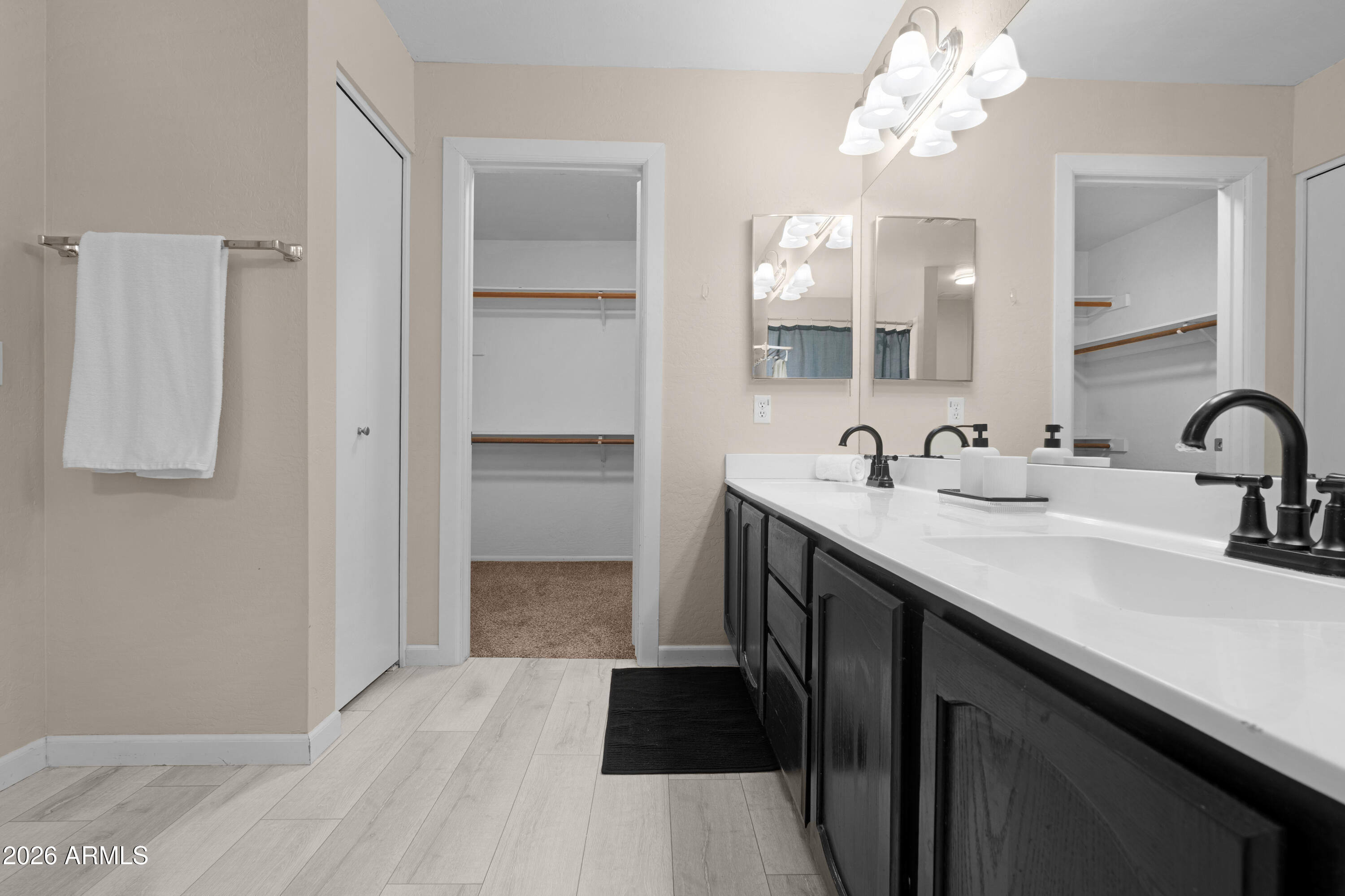 ESQUIRE VILLAGE AMD - Residential