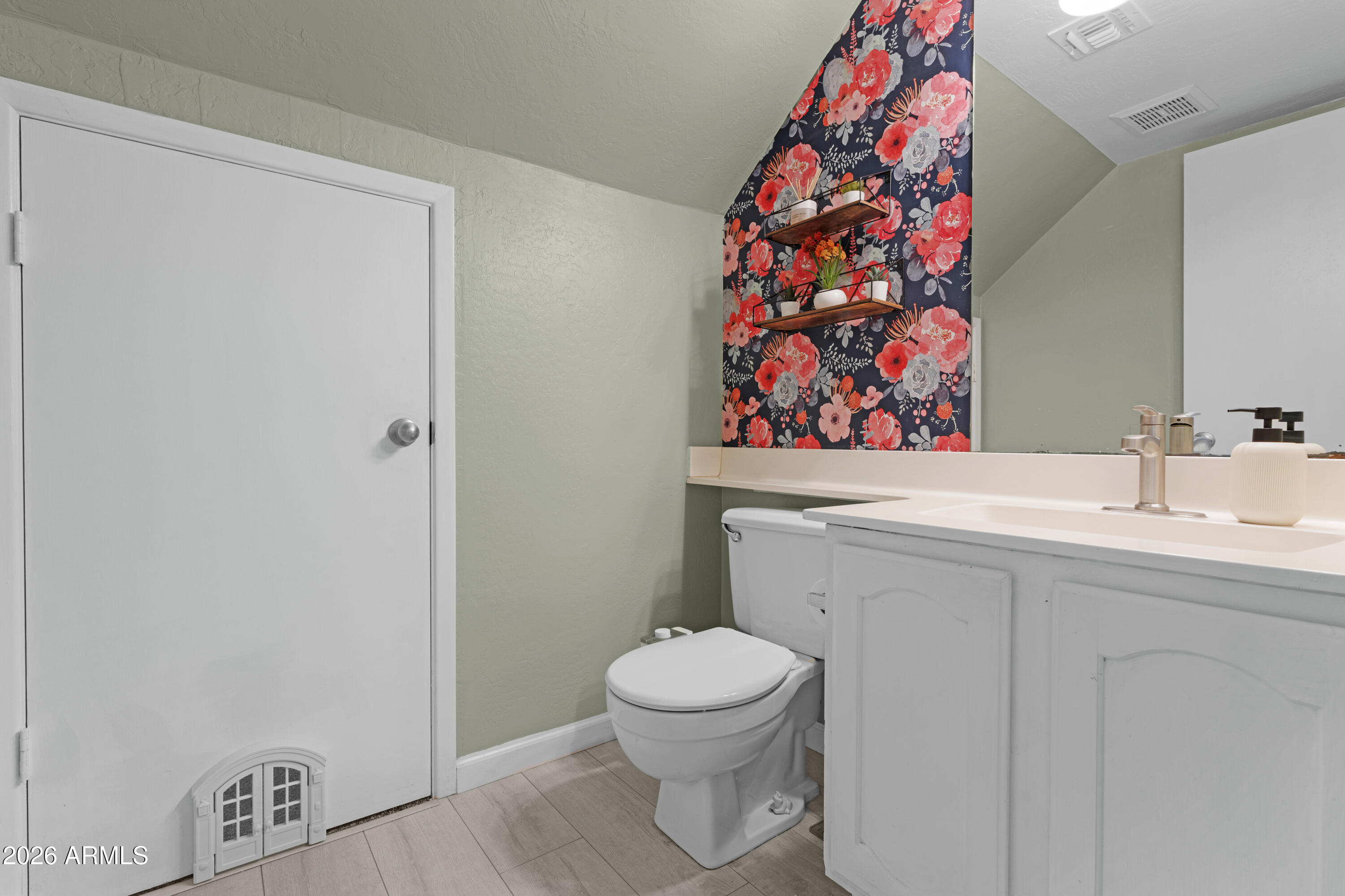 ESQUIRE VILLAGE AMD - Residential