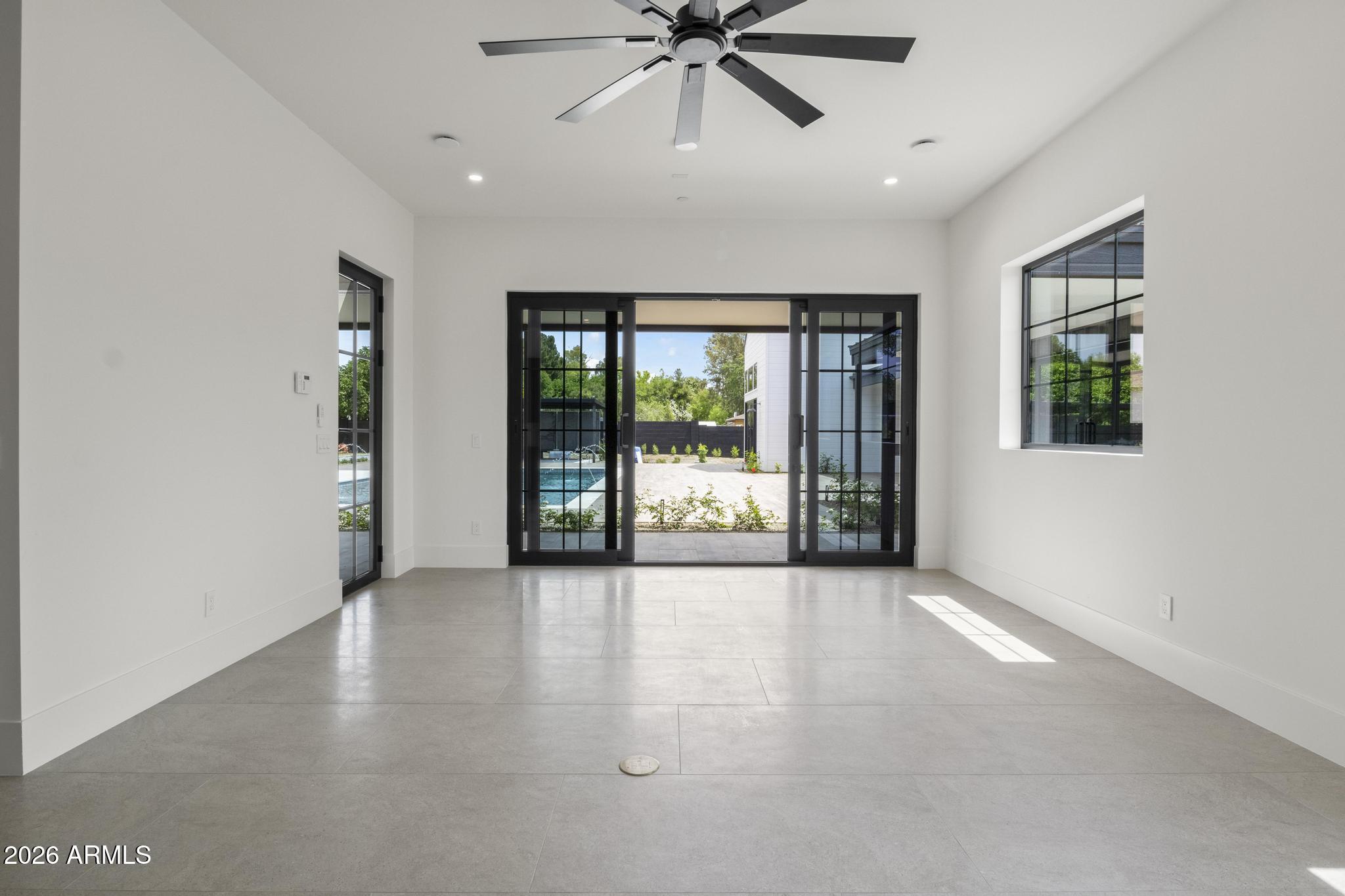 SUNBURST FARMS EAST 3 - Residential