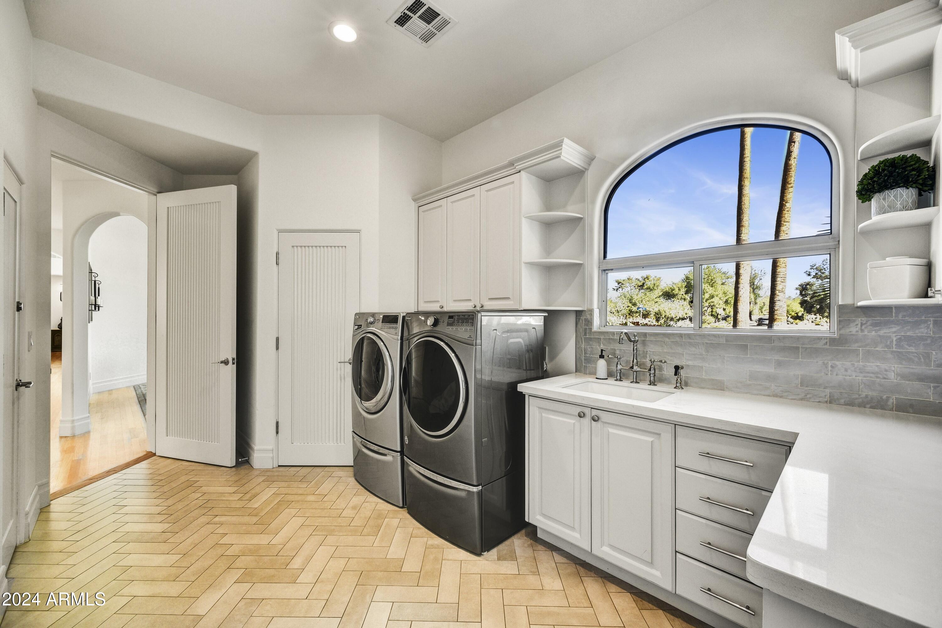 CAMELBACK COUNTRY ESTATES UNIT 2 - Residential