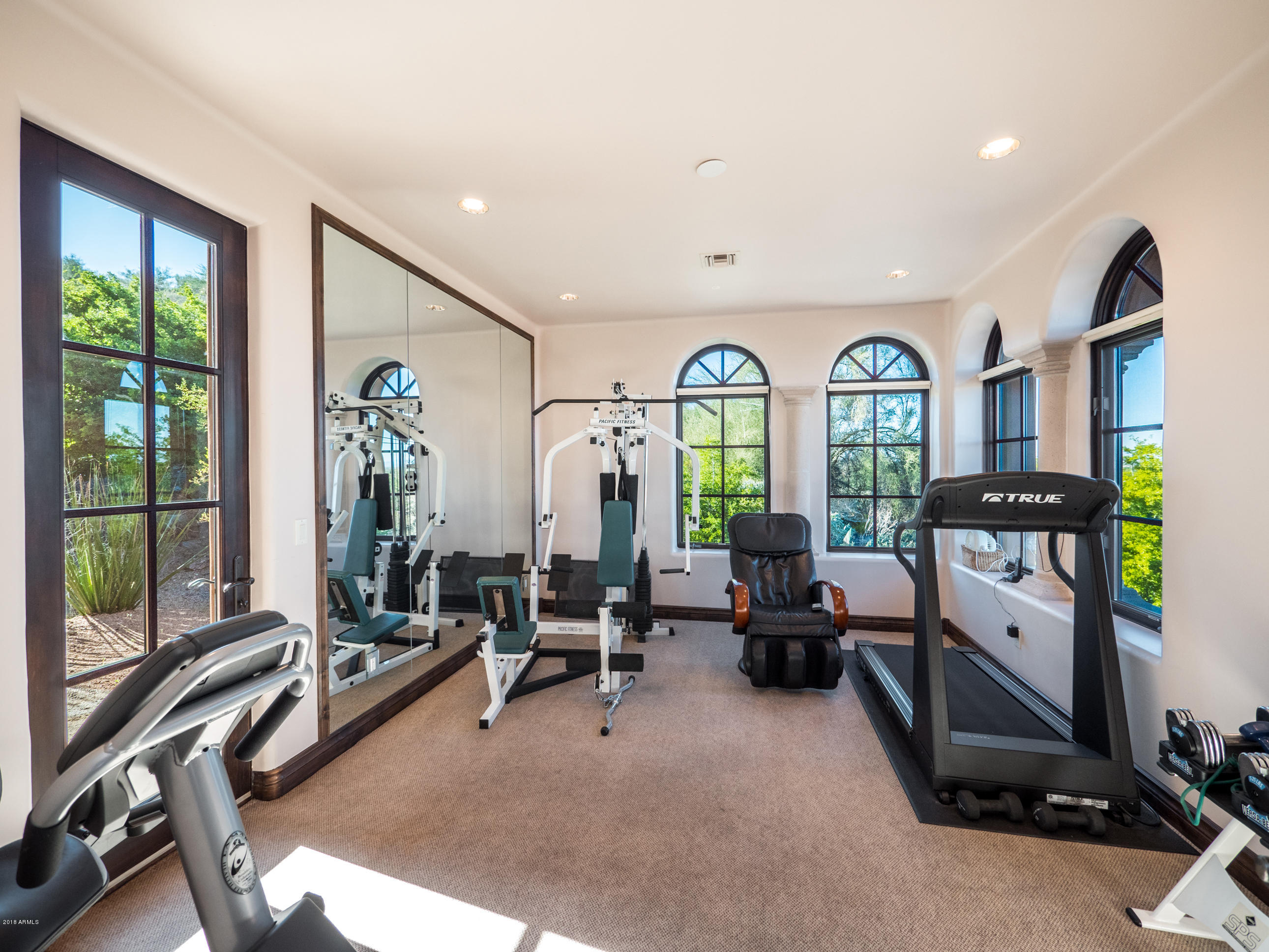DESERT FOOTHILLS MANOR LOTS 1 & 2 REPLAT - Residential