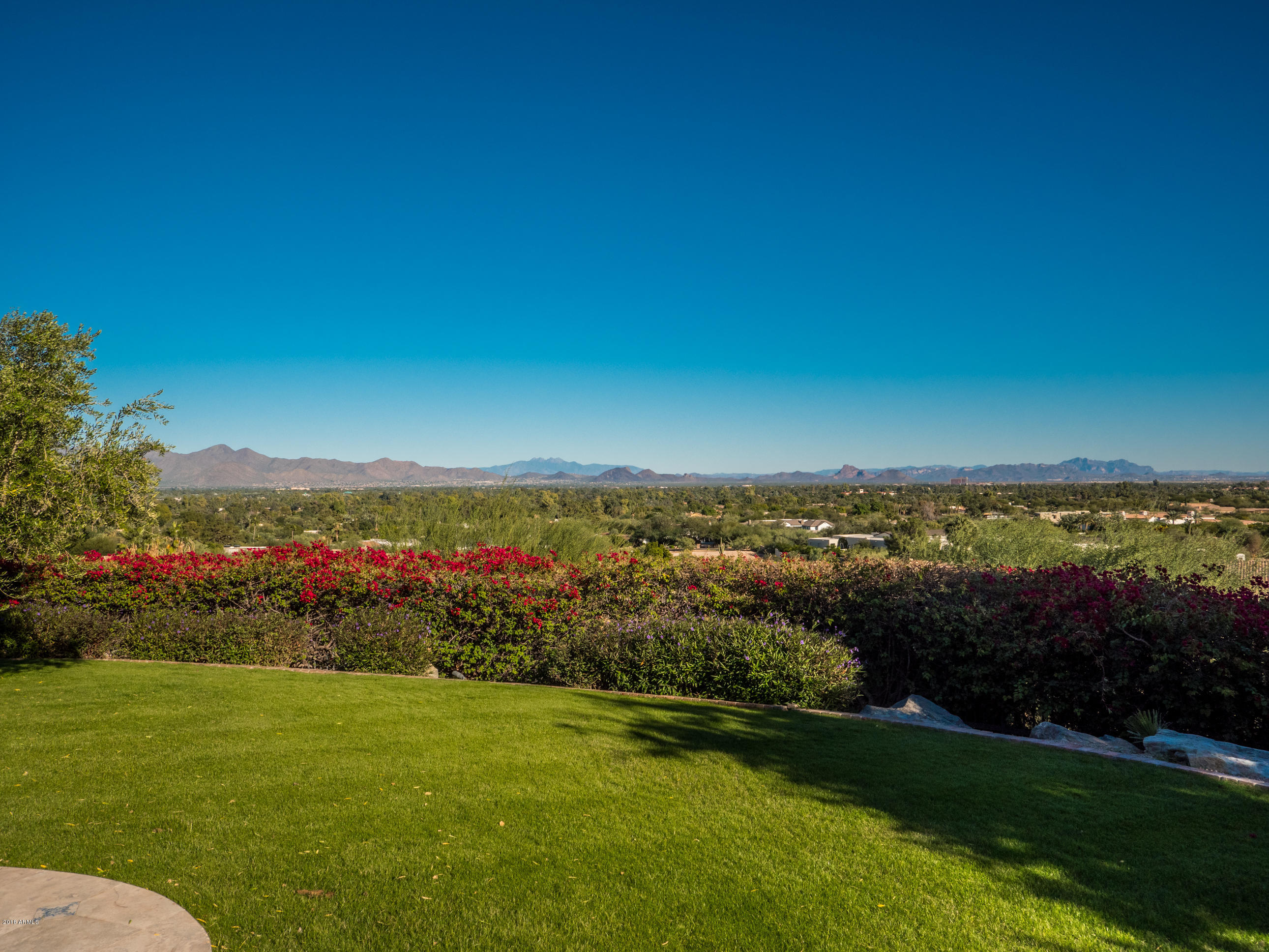 DESERT FOOTHILLS MANOR LOTS 1 & 2 REPLAT - Residential