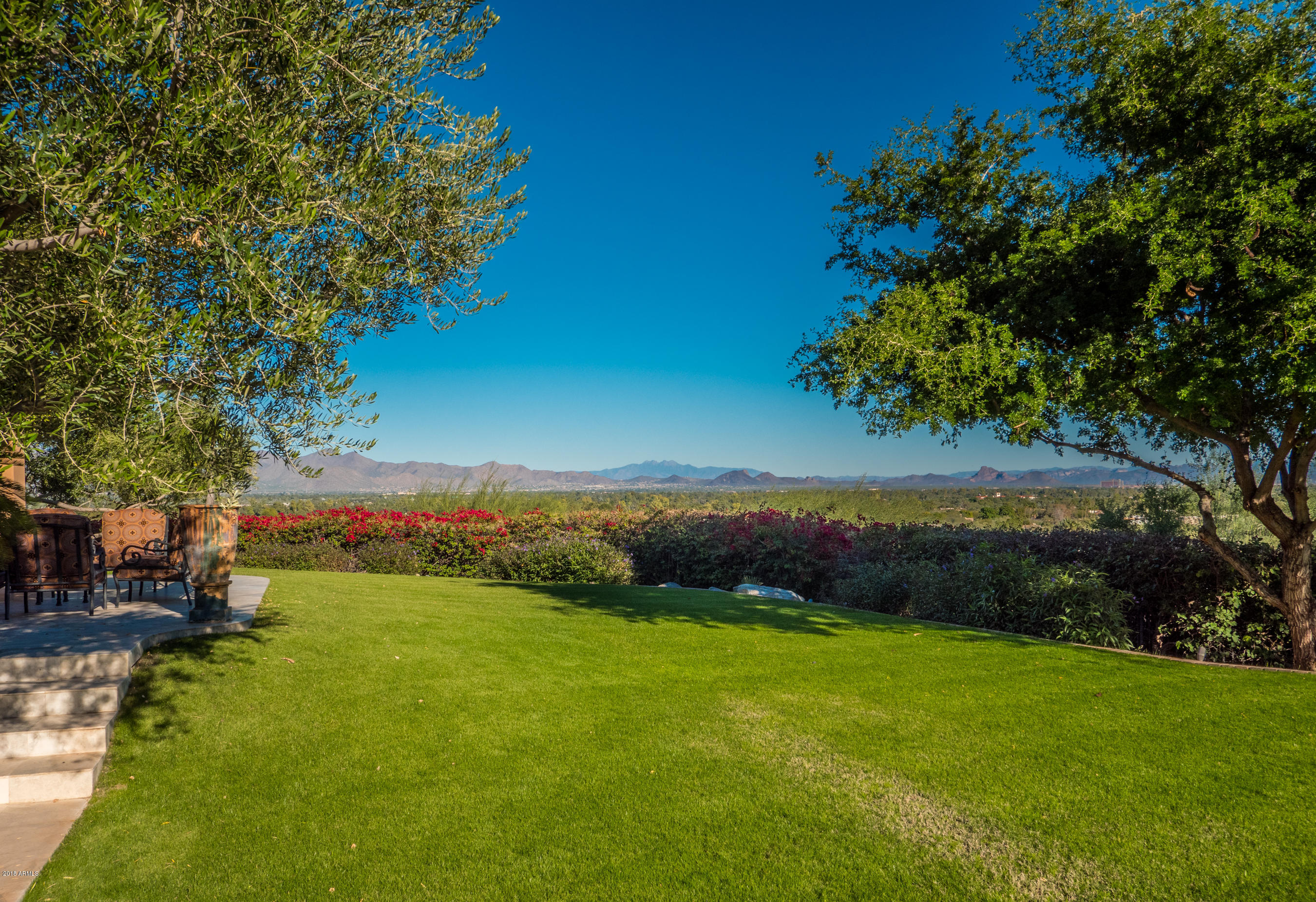 DESERT FOOTHILLS MANOR LOTS 1 & 2 REPLAT - Residential