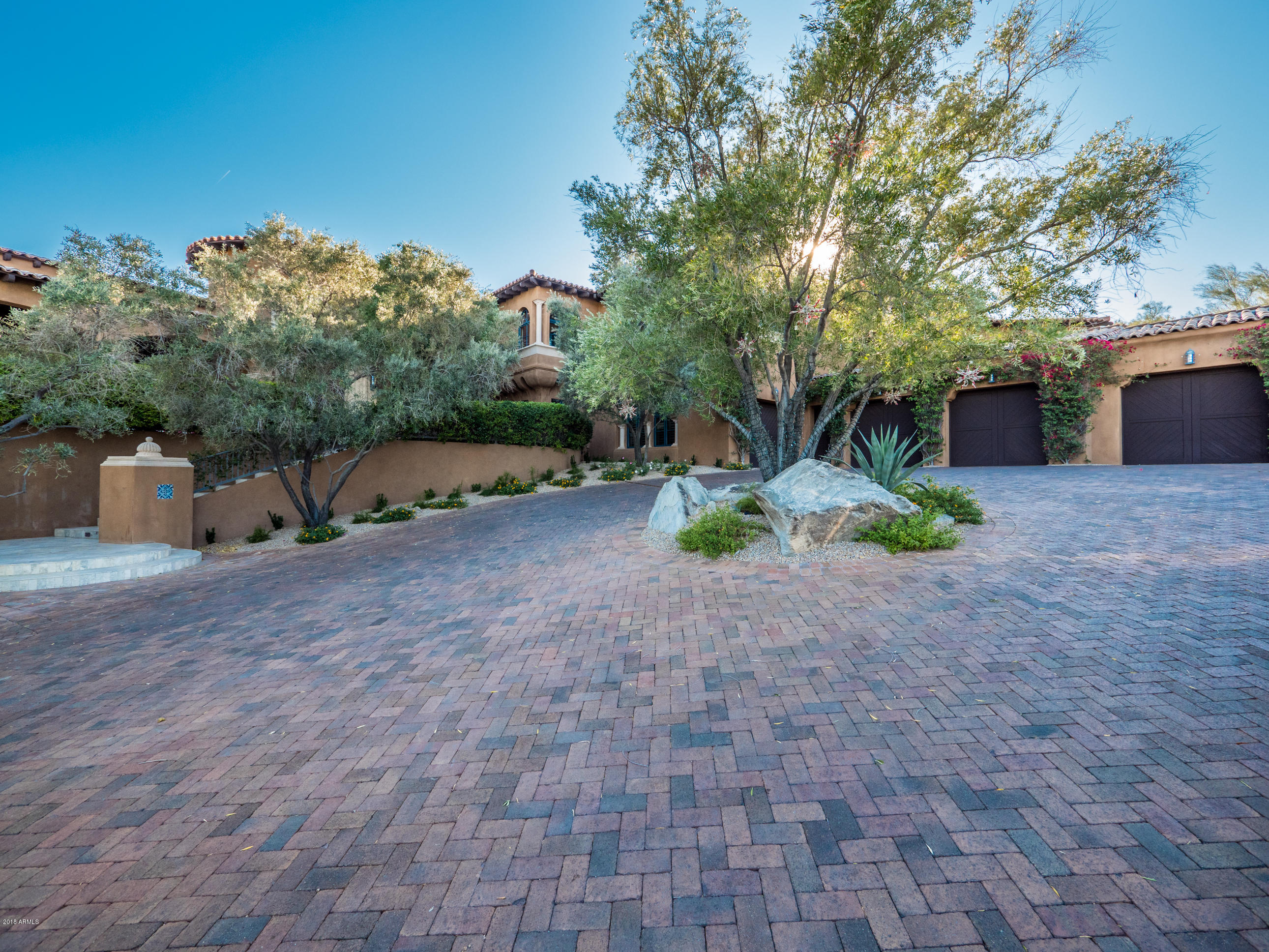DESERT FOOTHILLS MANOR LOTS 1 & 2 REPLAT - Residential