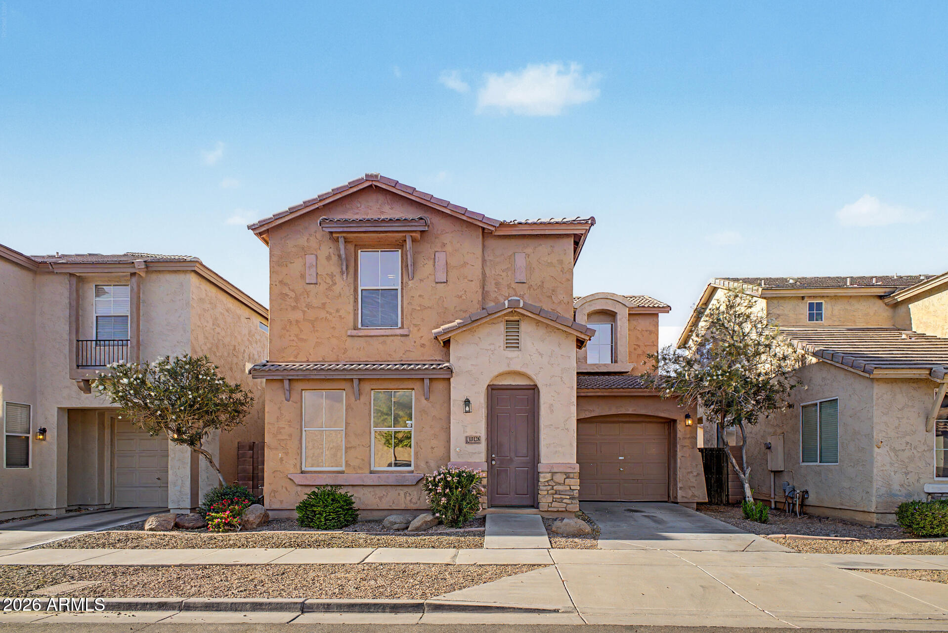 Beautiful 2-story home located in the Palisades at Country Place community. This 3
bedroom, 2.5 bathroom home offers an open and functional floor plan with a spacious
great room, eat-in kitchen, and abundant natural light throughout. The kitchen features
ample cabinet and counter space, a breakfast bar, and opens seamlessly to the main living
area, making it ideal for everyday living and entertaining. Upstairs you'll find all bedrooms,
including a primary suite with private bath and walk-in closet, along with convenient
upstairs laundry. The home also includes tile flooring in main living areas, a private
backyard, and an attached garage. HOA maintains front landscaping and common areas
for low maintenance living. Conveniently located near shopping, dining, State Farm
Stadium, Westgate Entertainment District, and Downtown Phoenix, all within
approximately 10 miles. Property is available for sale on seller financing only
