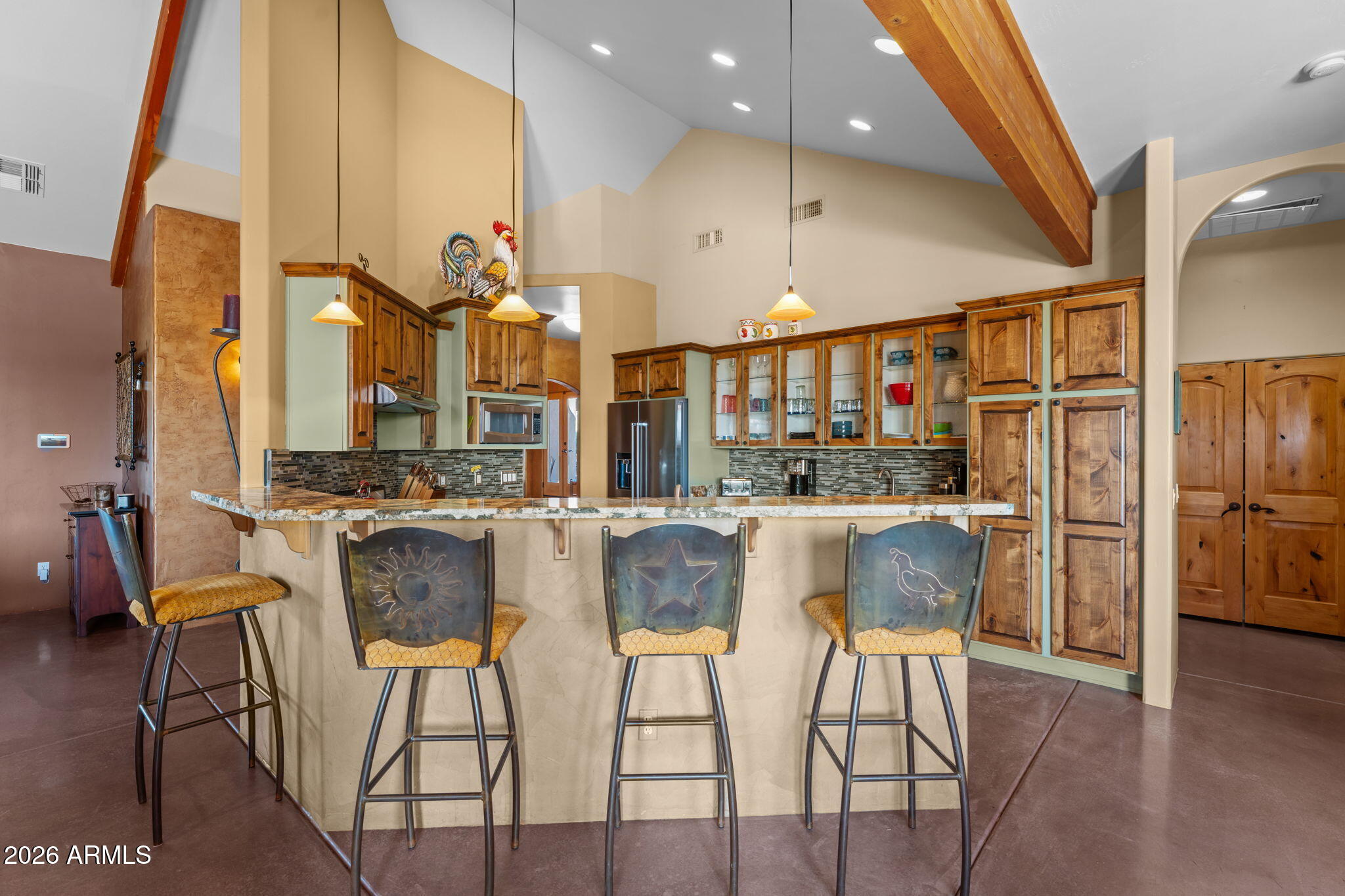 Rio Vista Hills with 5 horse pens - Residential