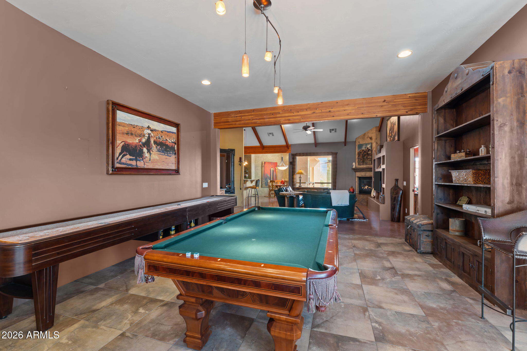Rio Vista Hills with 5 horse pens - Residential