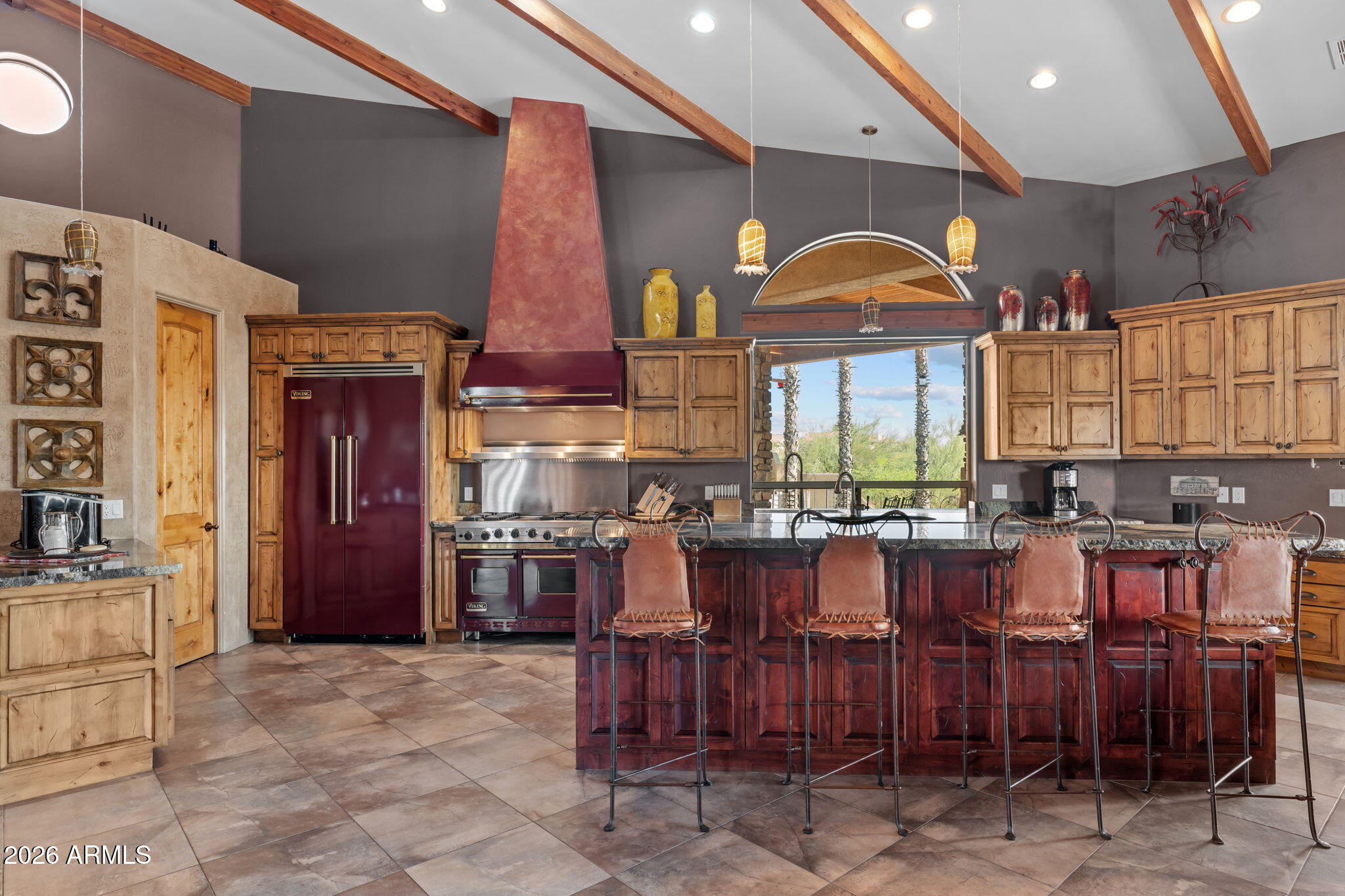 Rio Vista Hills with 5 horse pens - Residential