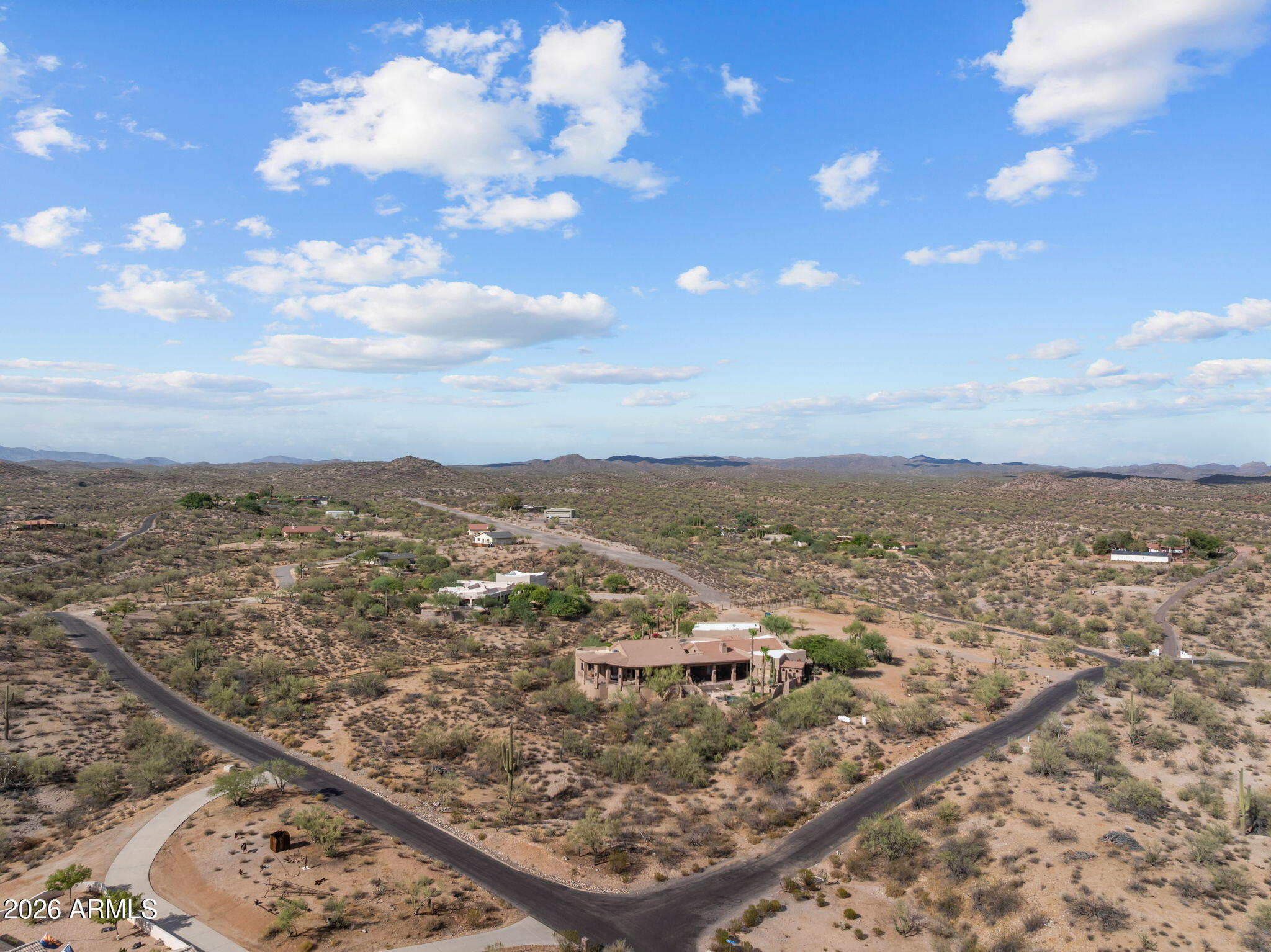 Rio Vista Hills with 5 horse pens - Residential