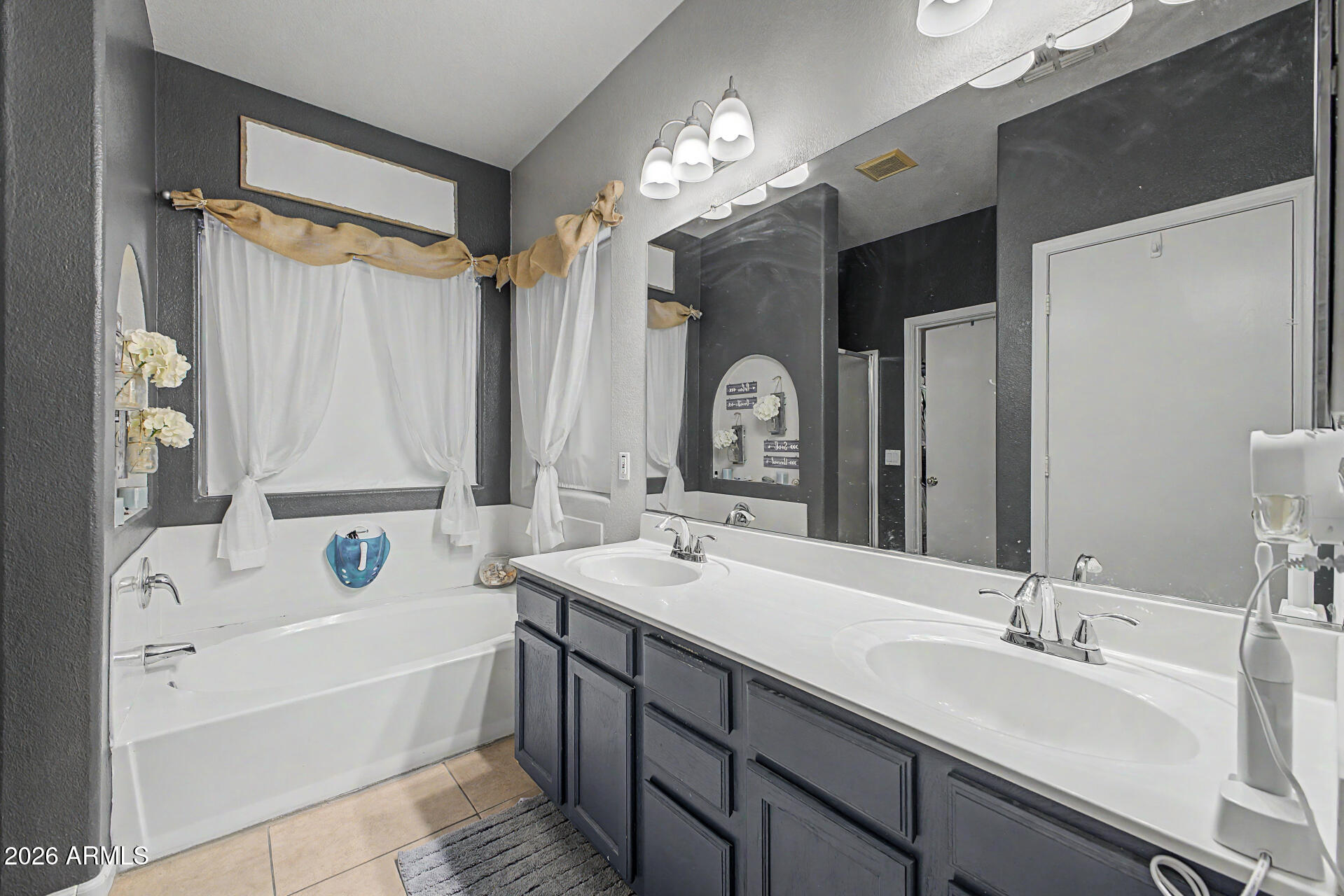 EAGLE RIDGE - Residential