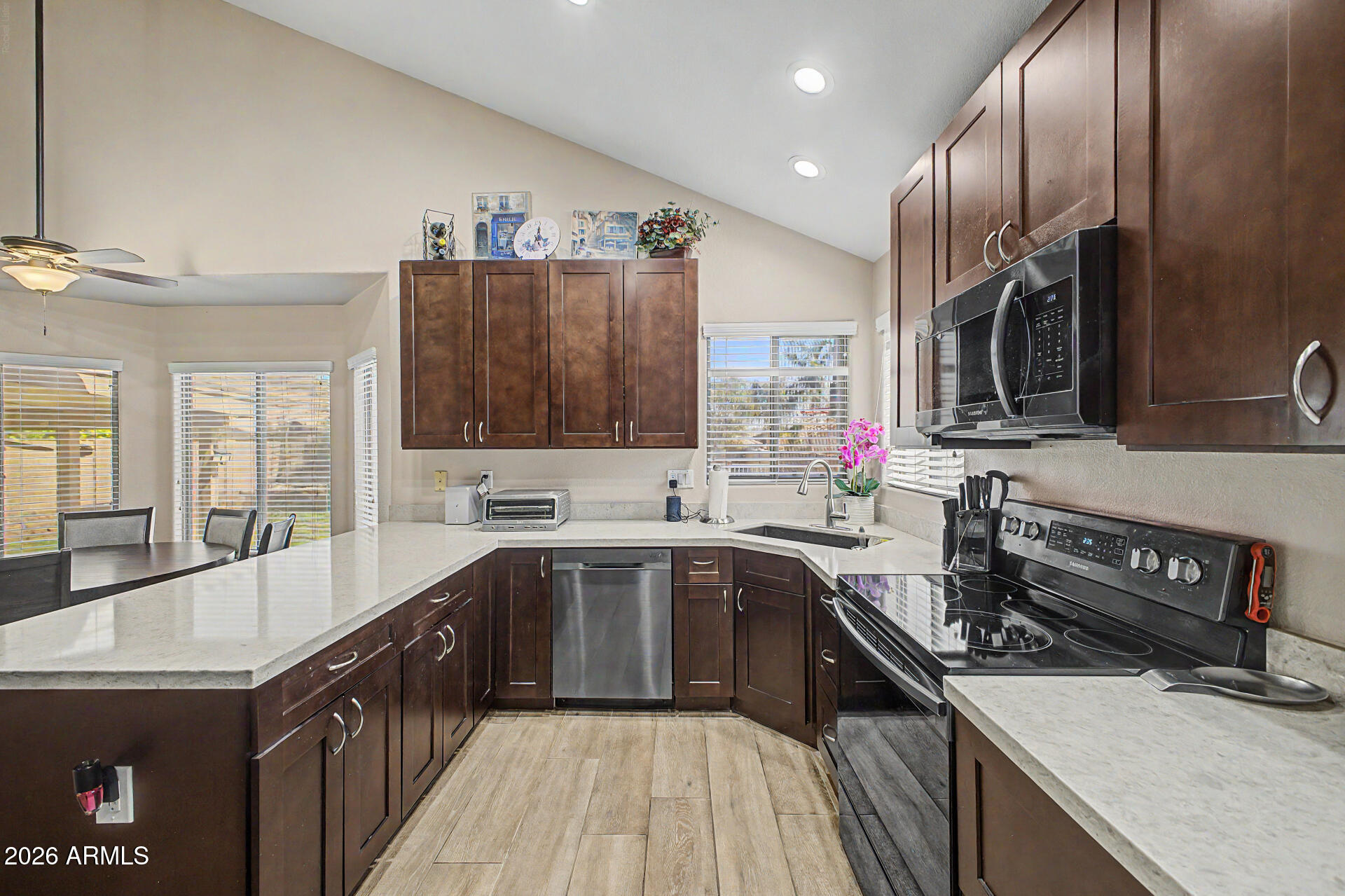 EAGLE RIDGE - Residential